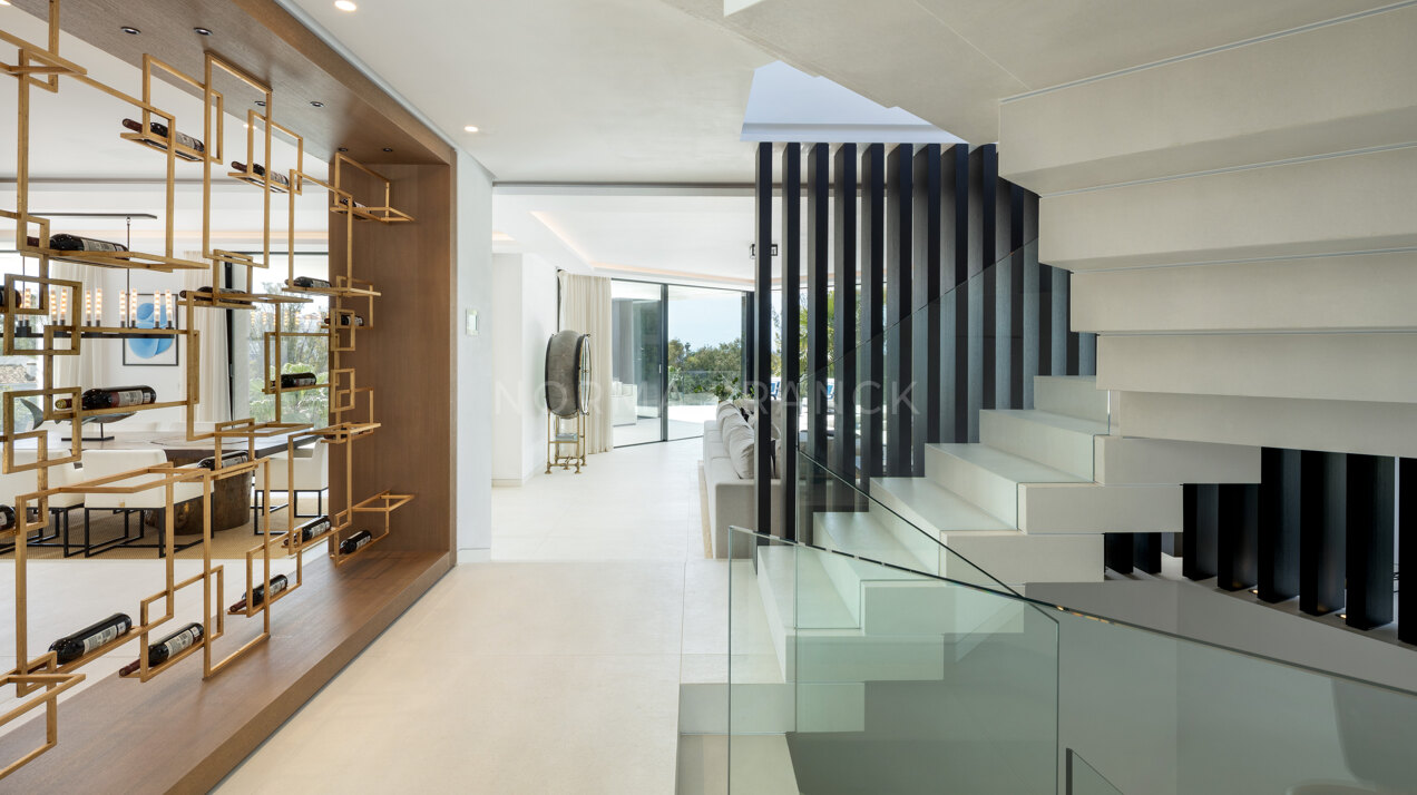 Villa La Toca - Modern style villa in El Herrojo