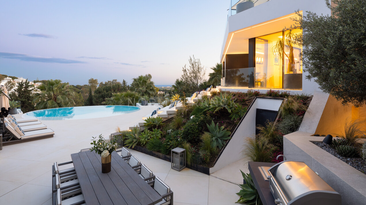Villa La Toca - Modern style villa in El Herrojo