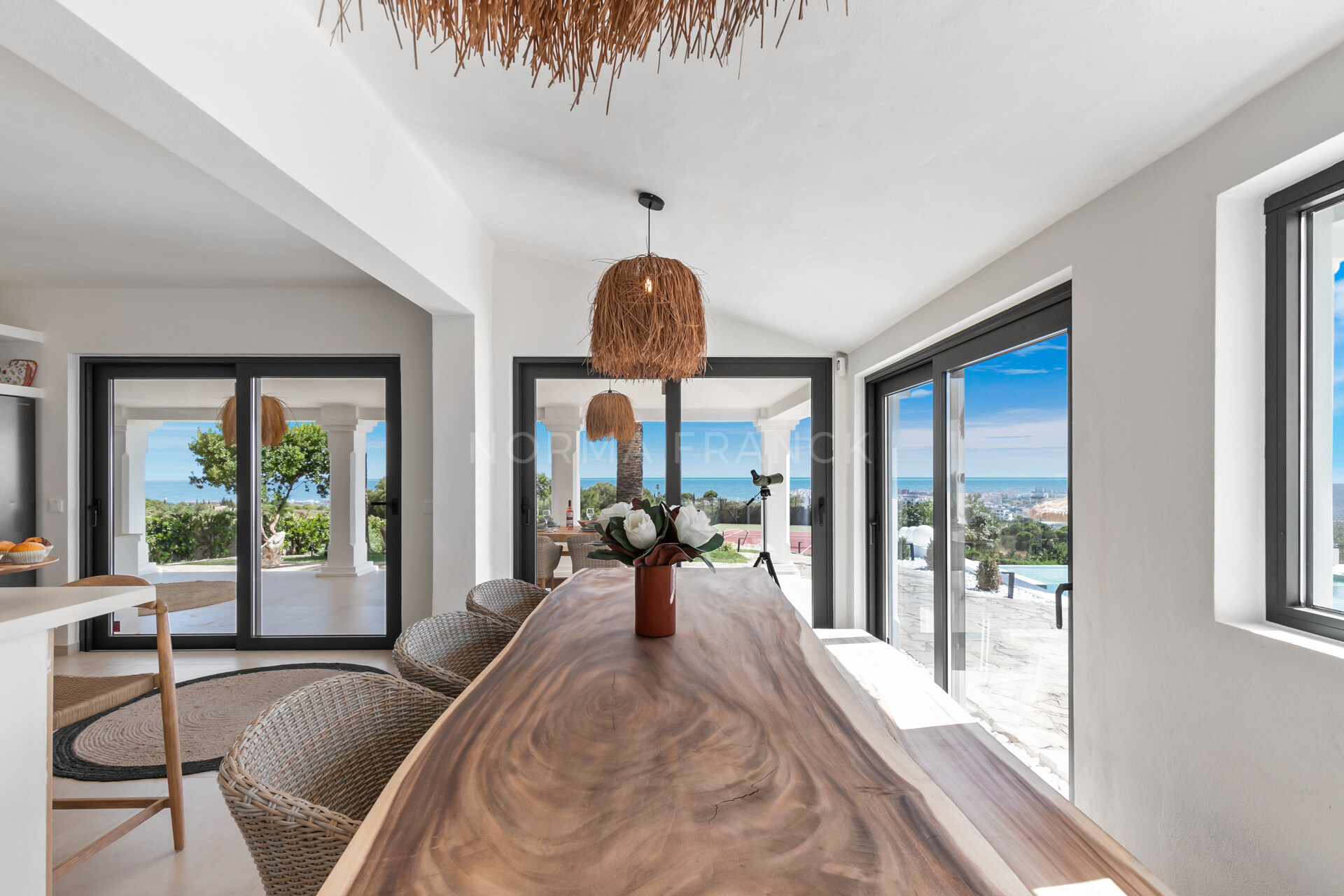 La Gaviota - Luxurious Villa in Los Reales, Sierra Estepona