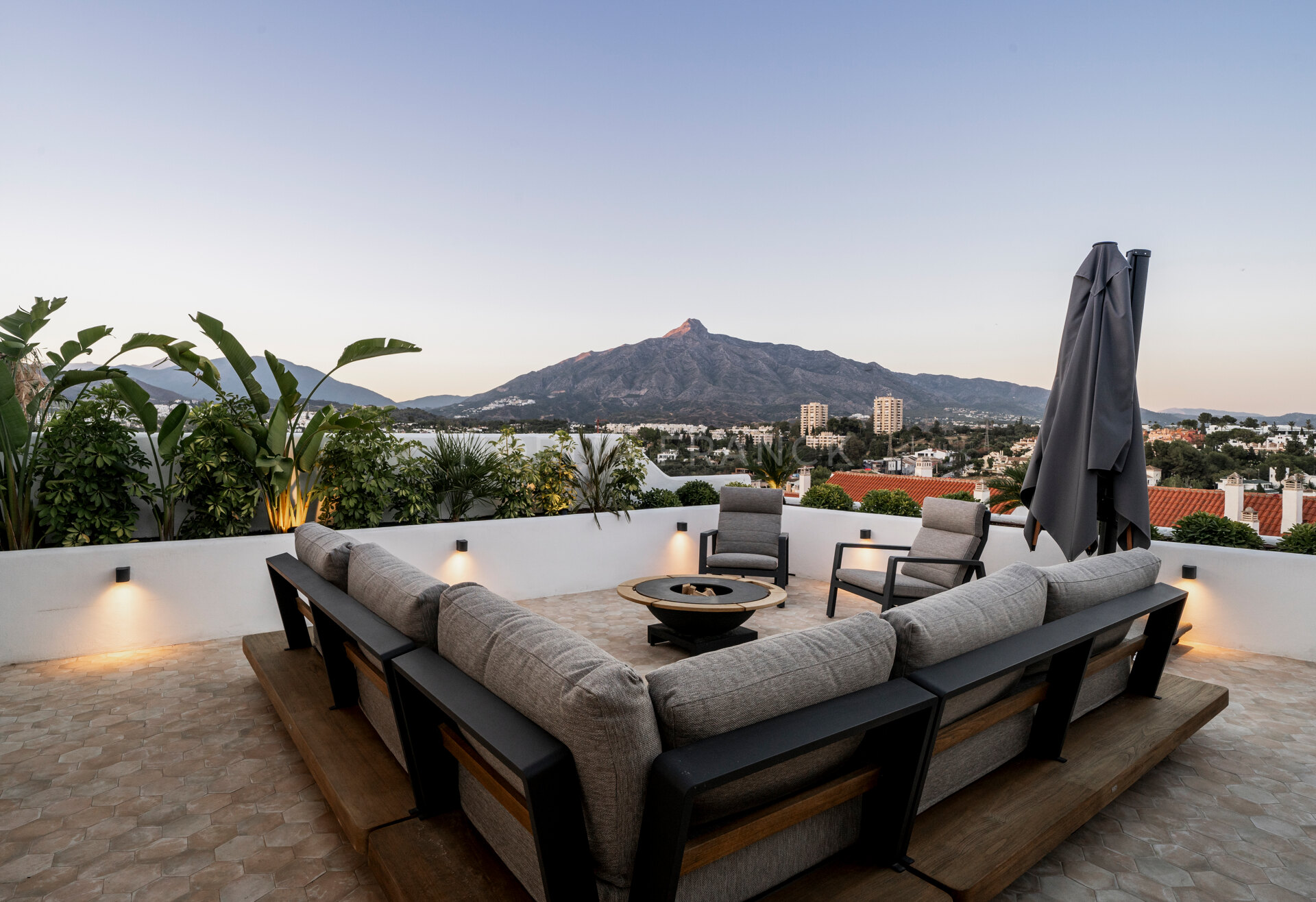 Jardines PH - Fully renovated penthouse with panoramic views of La Concha and the sea in Nueva Andalucía