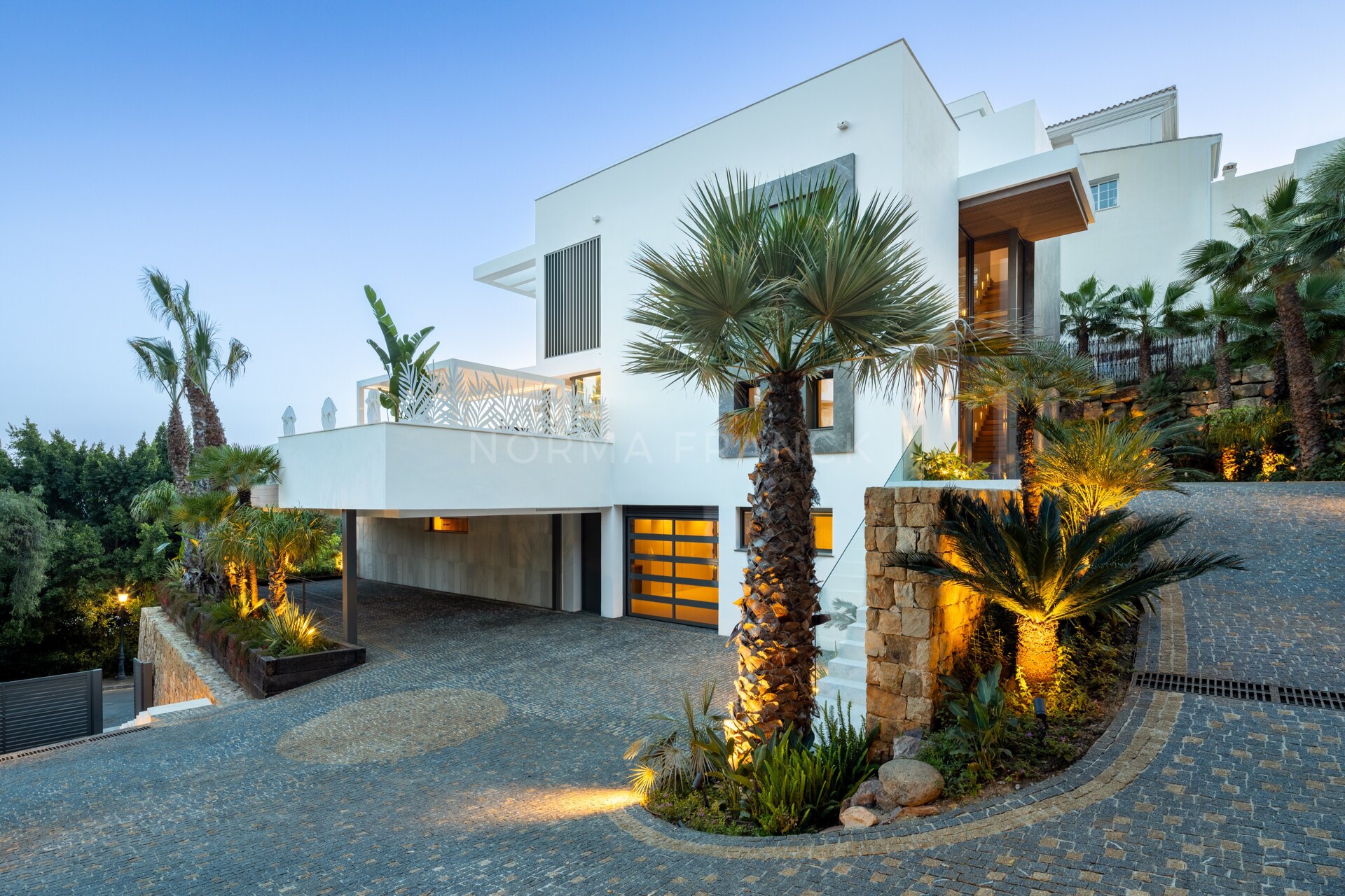 Villa Ellen - Magnificent modern villa nestled in the prestigious La Quinta