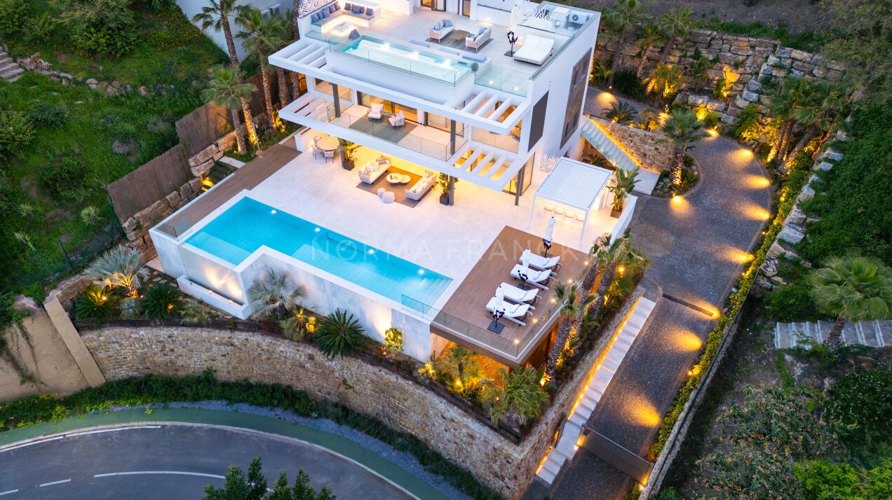 Villa Ellen - Magnificent modern villa nestled in the prestigious La Quinta