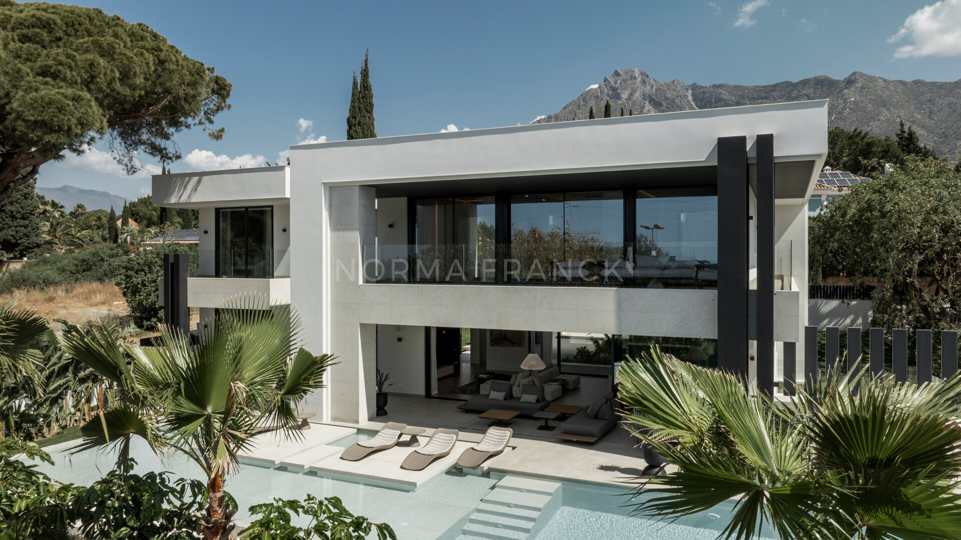 Villa Fortuna - Contemporary newly built 5- bedroom villa in the Golden Mile