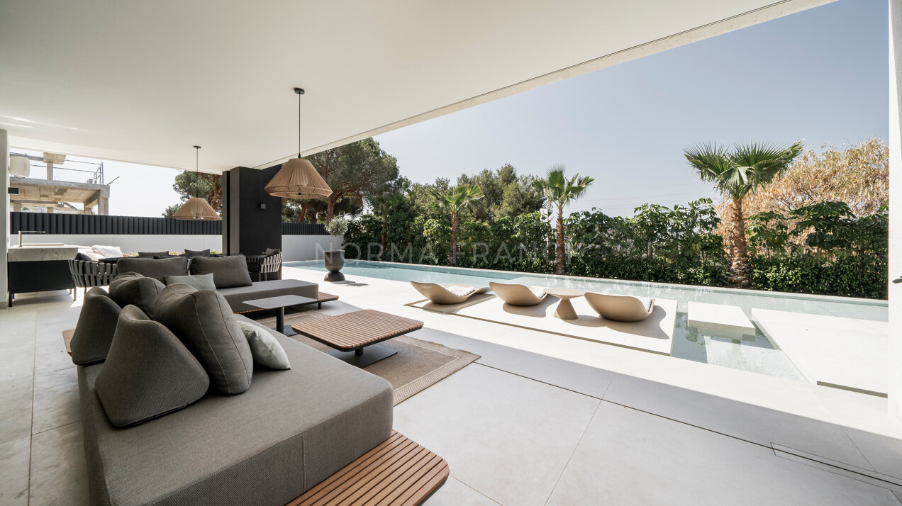 Villa Fortuna - Contemporary newly built 5- bedroom villa in the Golden Mile