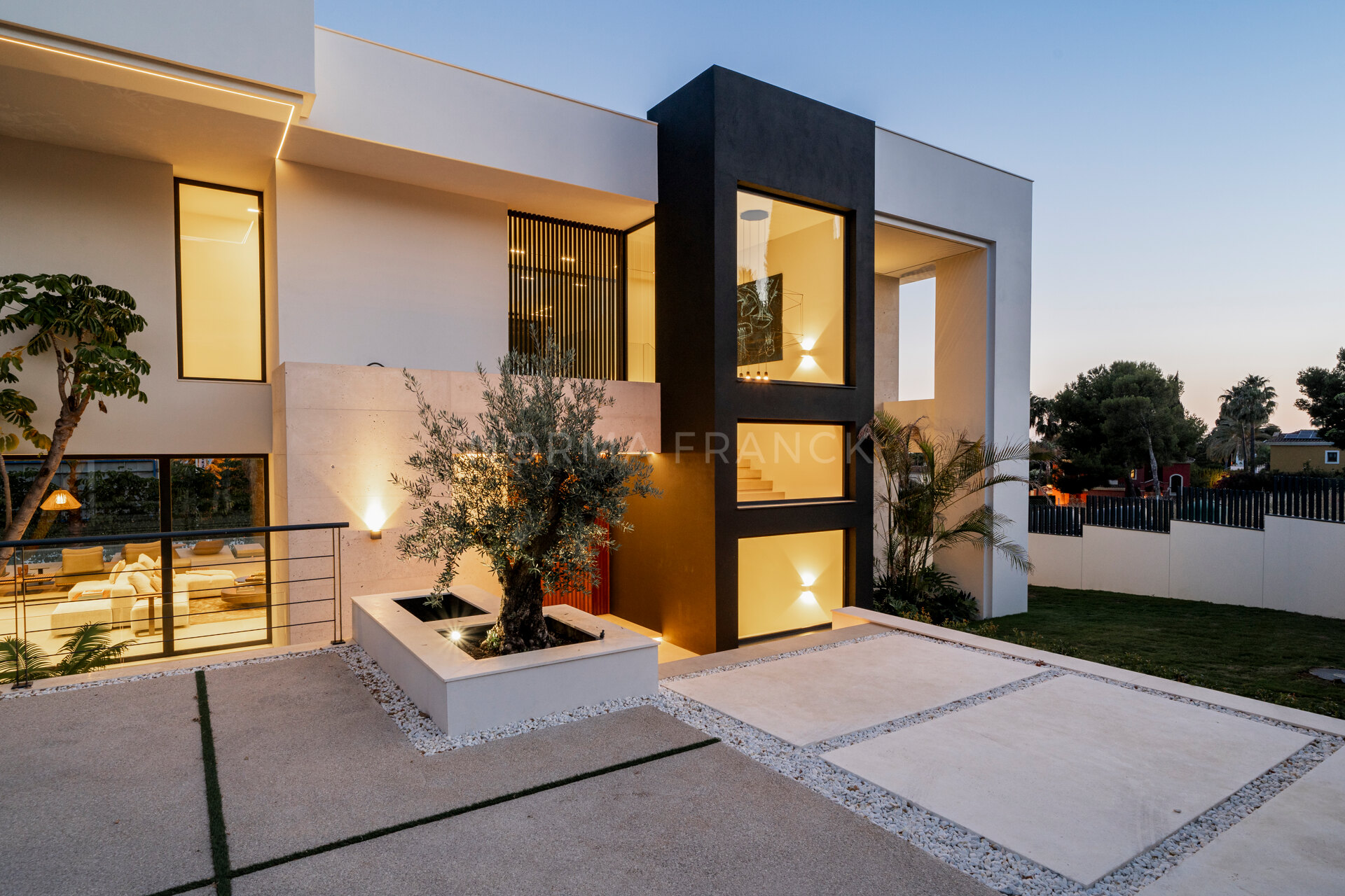 Villa Fortuna - Contemporary newly built 5- bedroom villa in the Golden Mile