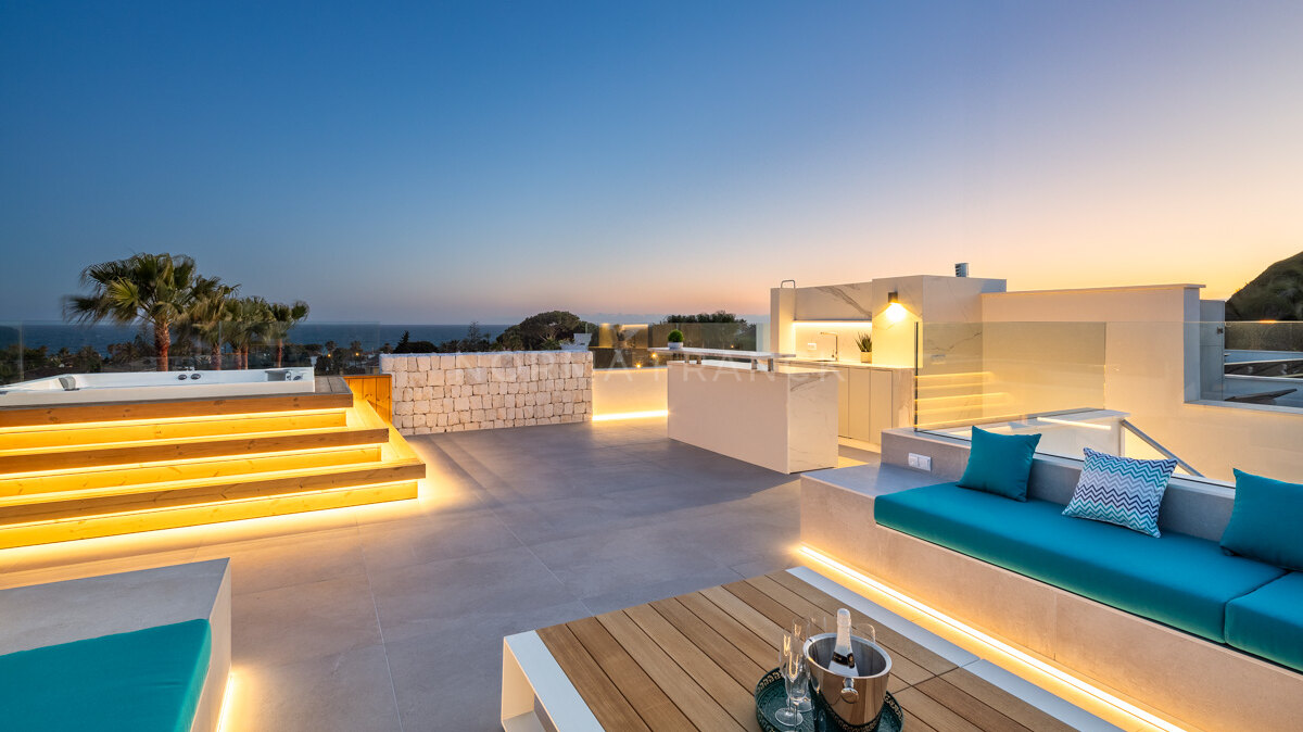 Villa Natura - Modern beach side villa located in Marbella East.