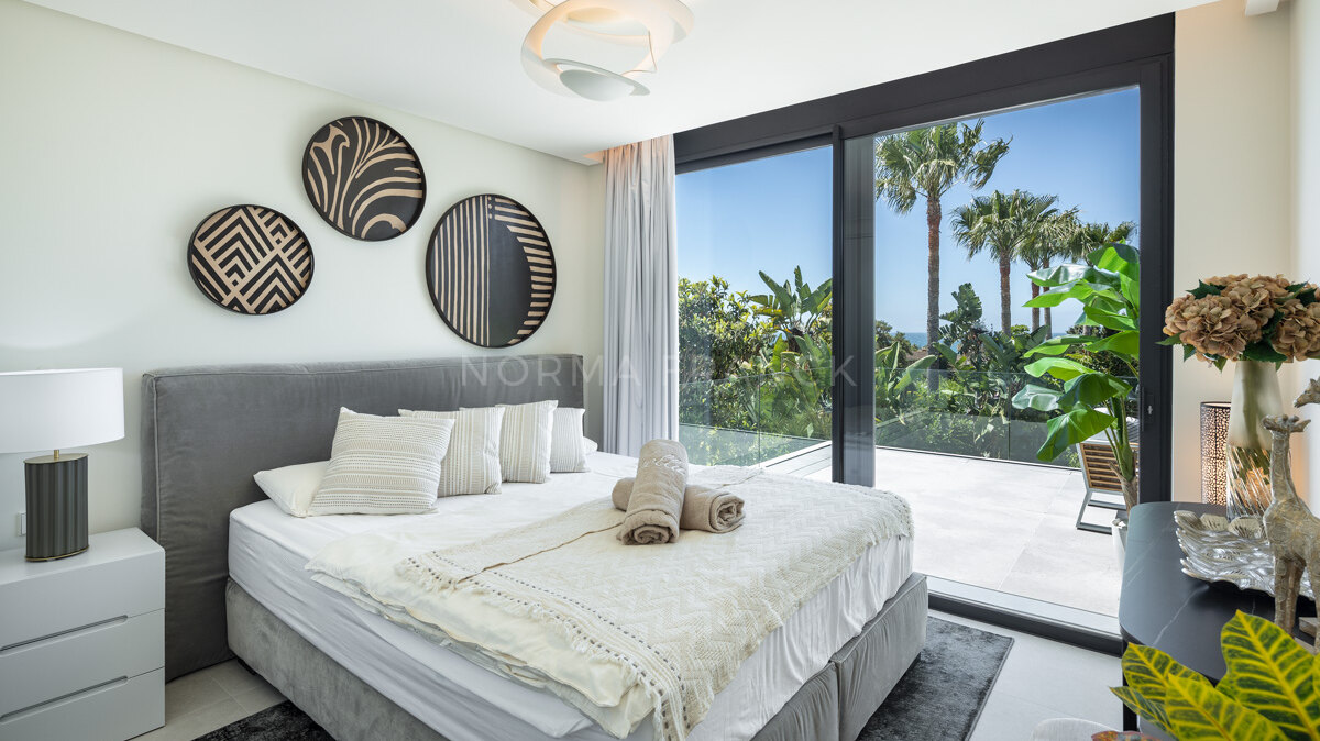 Villa Natura - Modern beach side villa located in Marbella East.