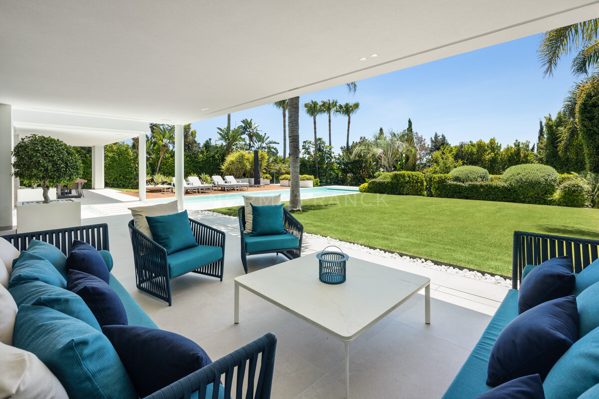 Villa Natura - Modern beach side villa located in Marbella East.