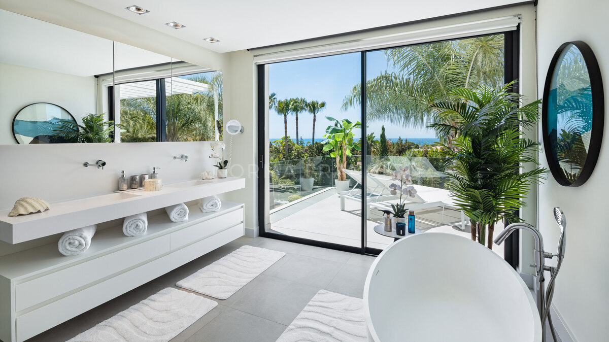 Villa Natura - Modern beach side villa located in Marbella East.