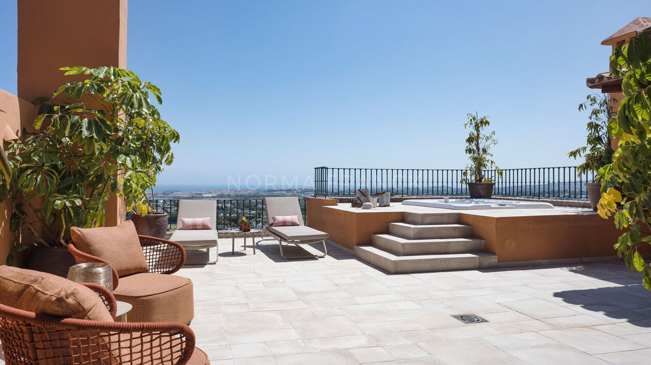 Penthouse Mira - duplex penthouse that seamlessly blends Andalusian charm with modern elegance