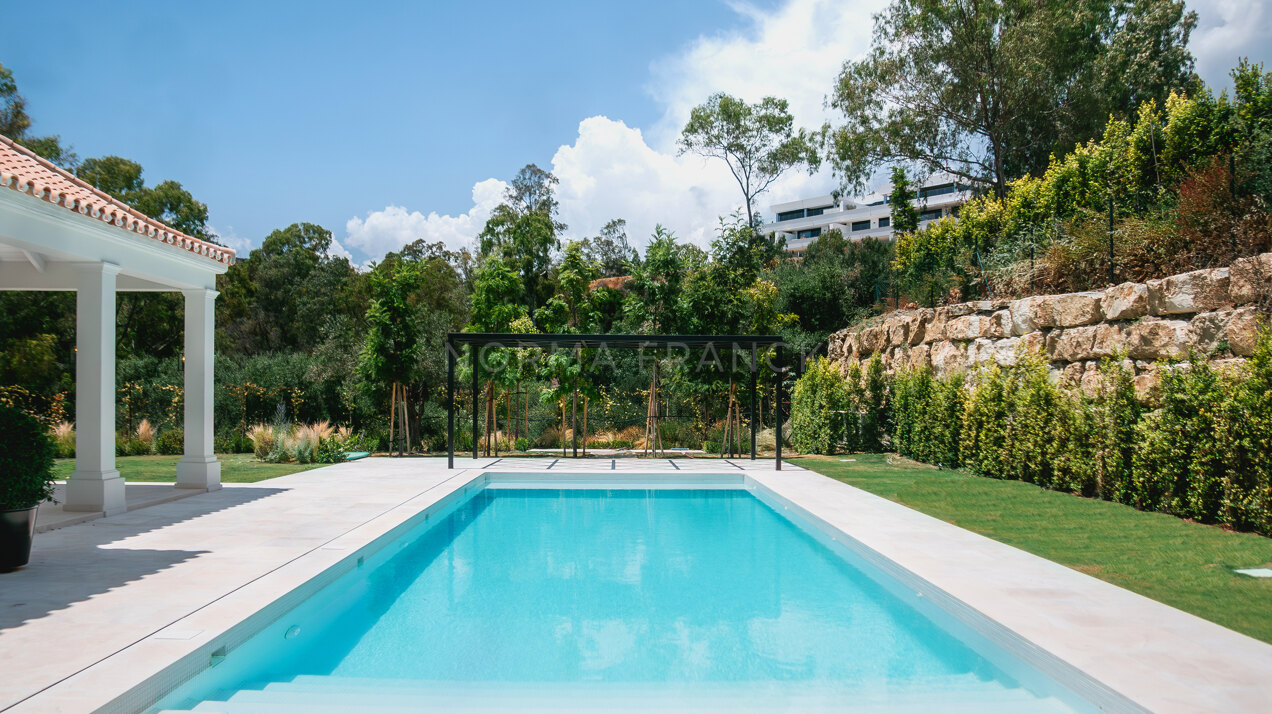 Villa Valora - Elegant villa combines classic Provençal architecture with modern amenities