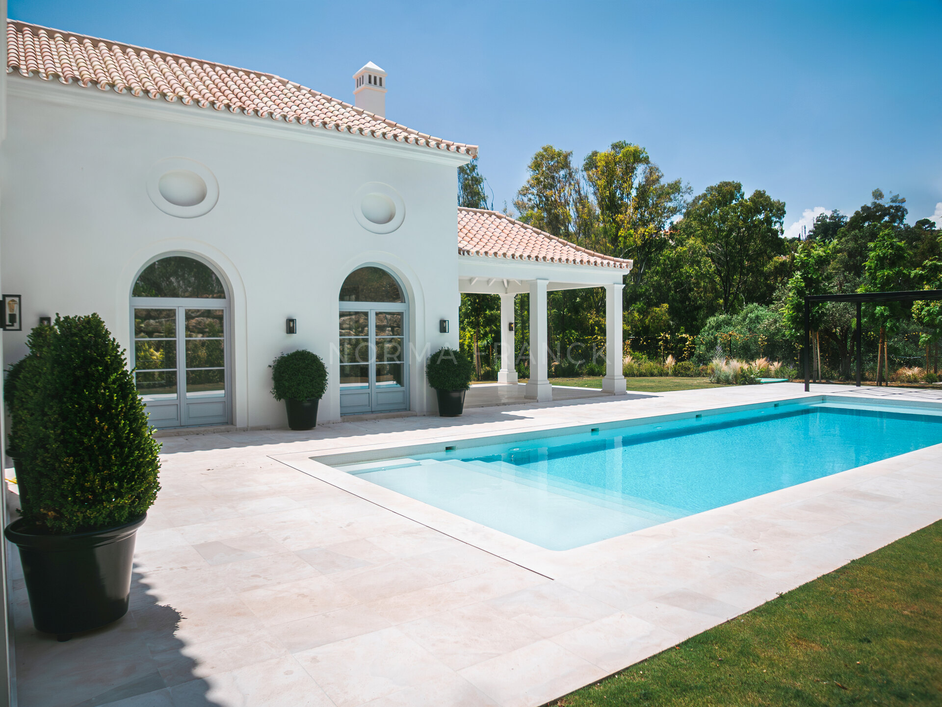 Villa Valora - Elegant villa combines classic Provençal architecture with modern amenities