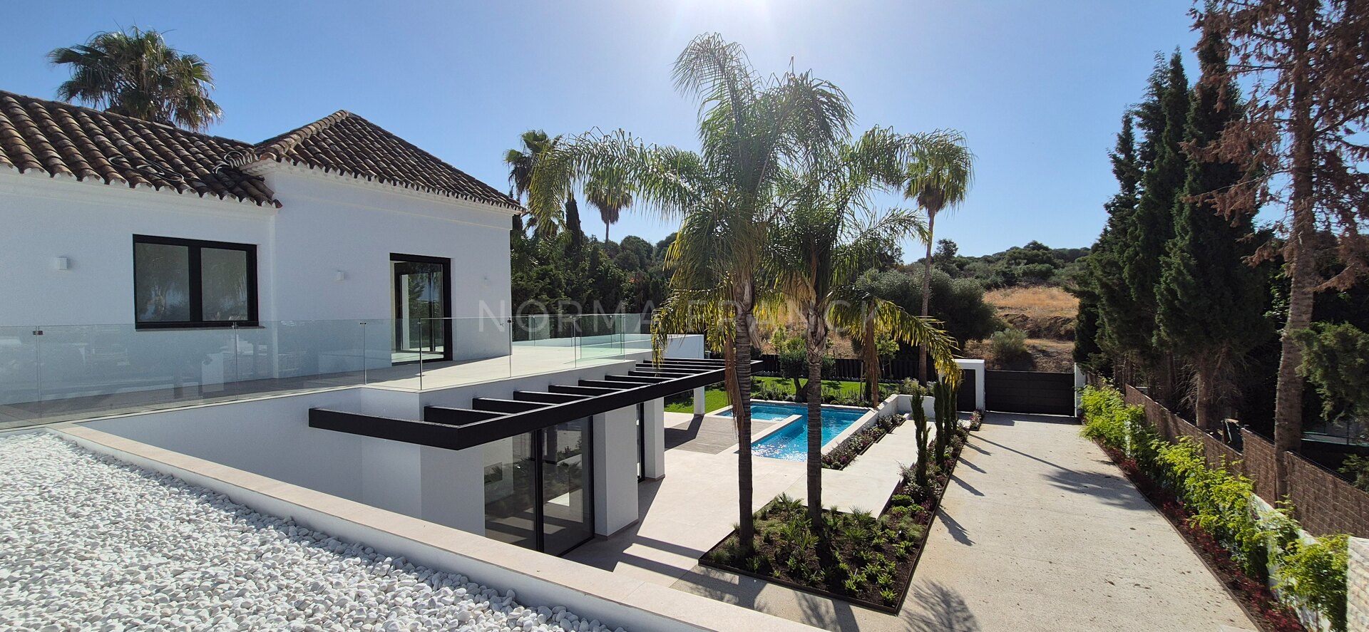 Villa Camelia - Beautiful newly built villa in El Paraiso