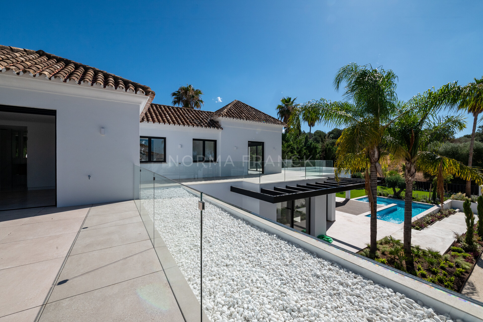 Villa Camelia - Beautiful newly built villa in El Paraiso