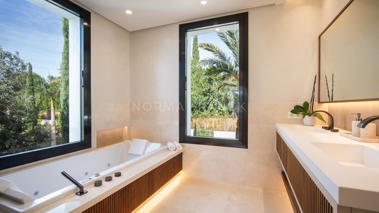 Altos reales 2 - Elegant Modern Villa near Golden mile Marbella.