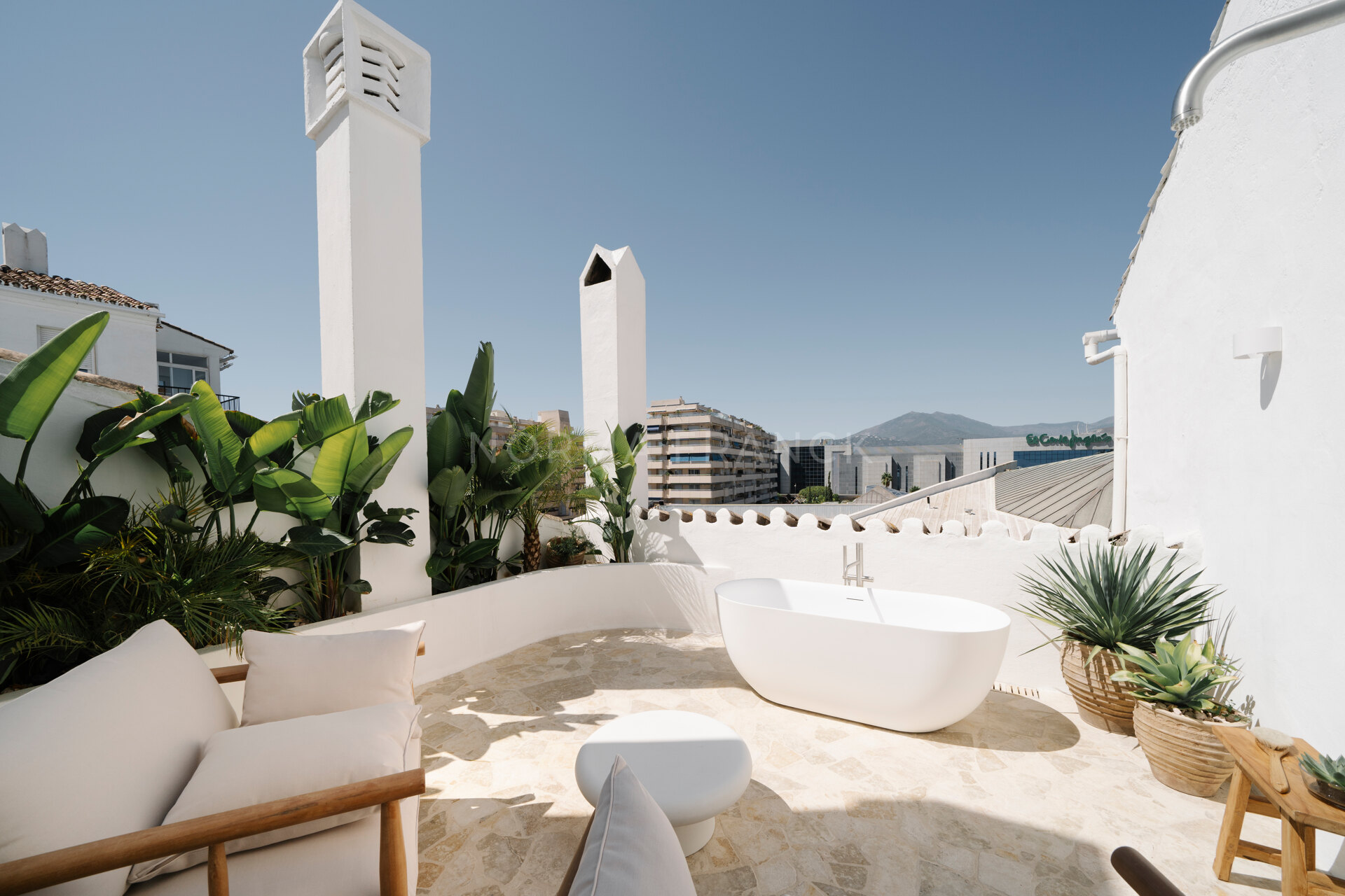 Banús 4 - Luxury penthouse-style apartment with Stunning Mediterranean Views in Puerto Banús