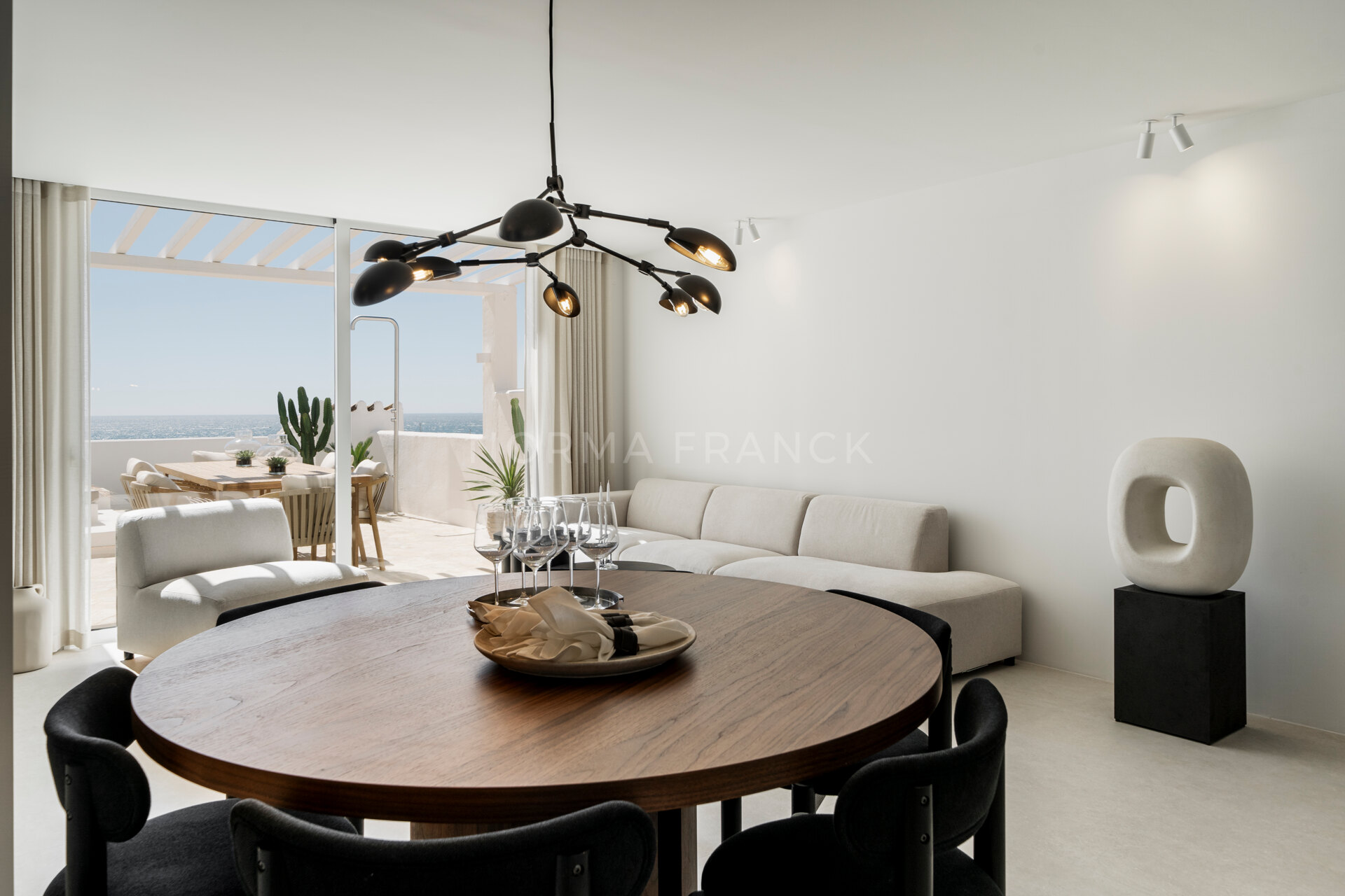 Banús 4 - Luxury penthouse-style apartment with Stunning Mediterranean Views in Puerto Banús