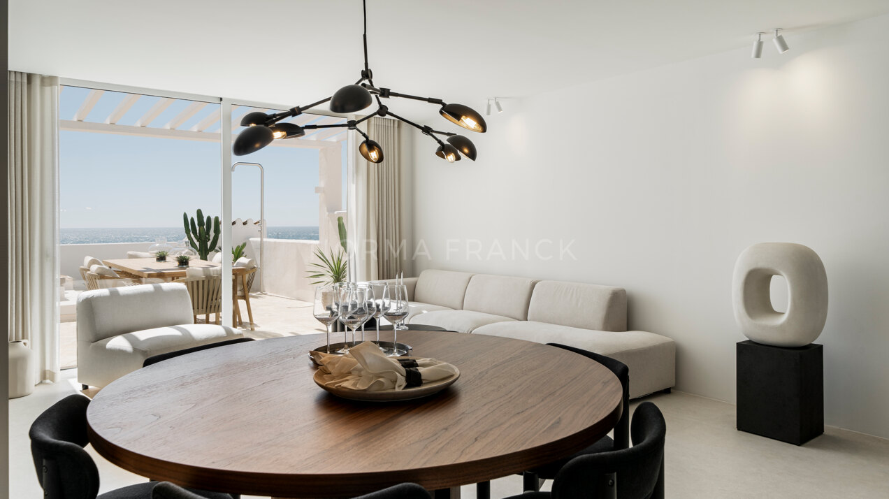 Banús 4 - Luxury penthouse-style apartment with Stunning Mediterranean Views in Puerto Banús