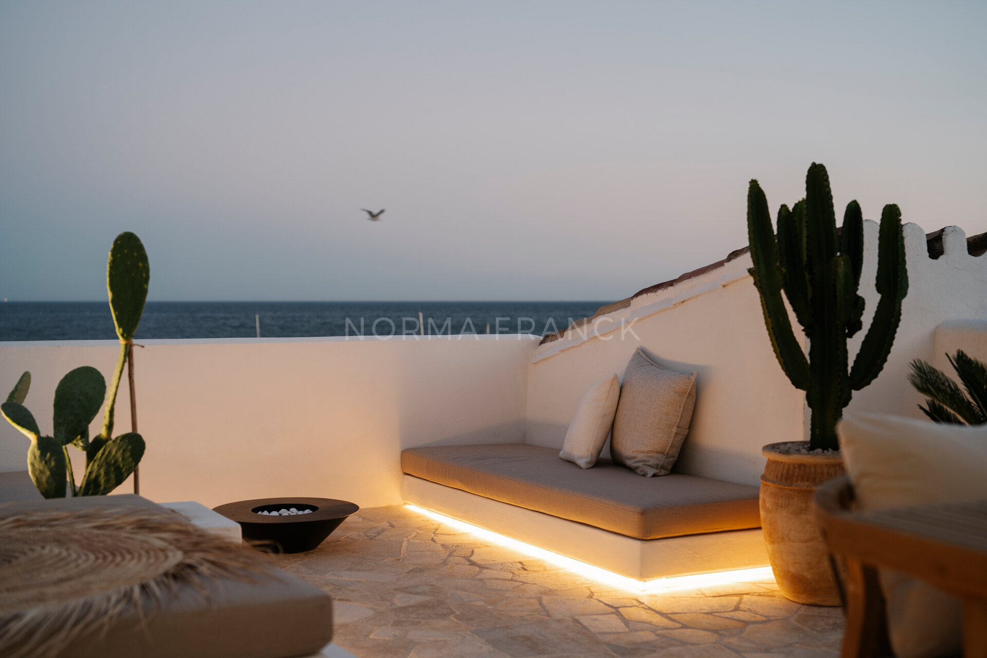 Banús 4 - Luxury penthouse-style apartment with Stunning Mediterranean Views in Puerto Banús