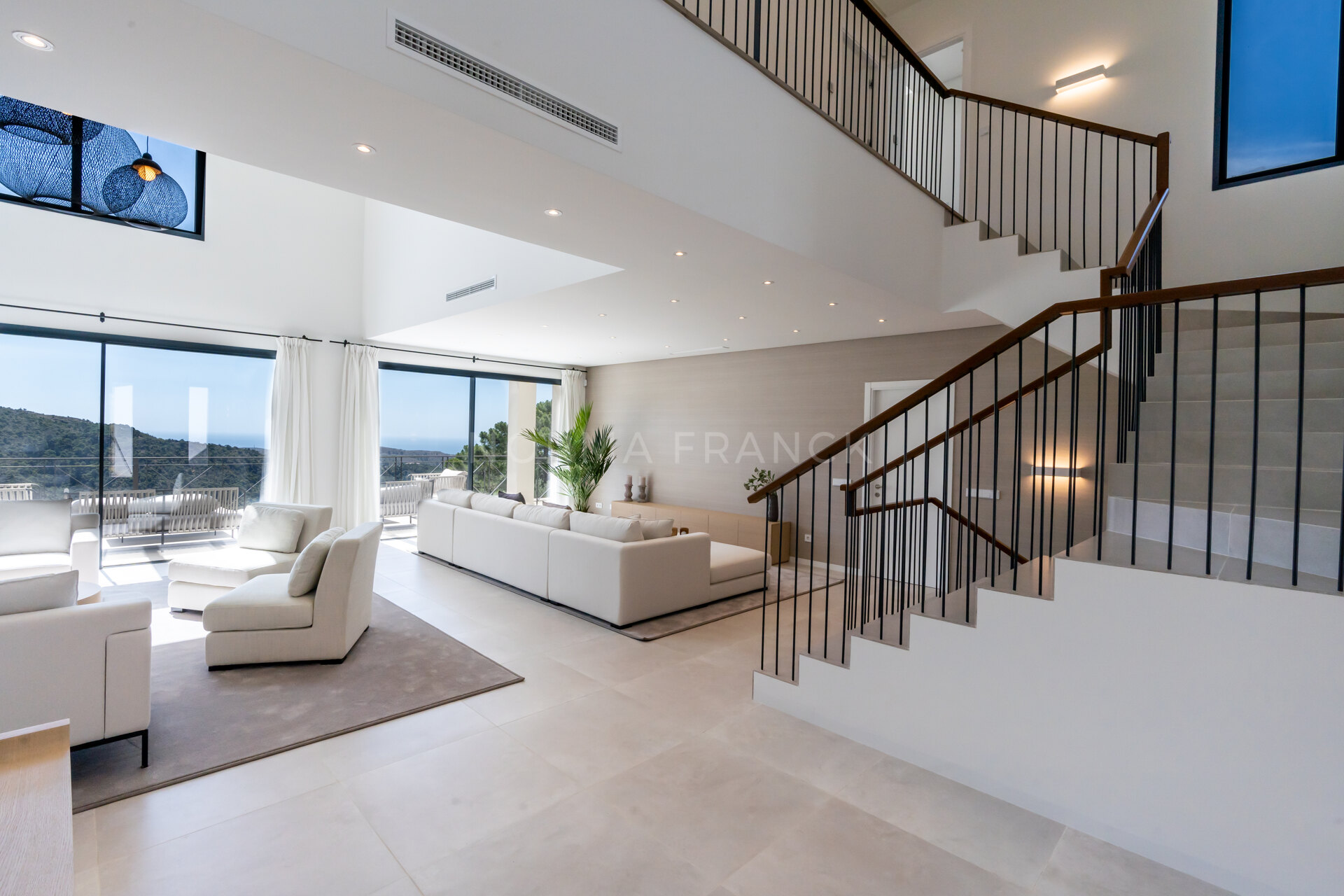 Las Dos Torres - Contemporary Andalusian style 4 bedroom villa