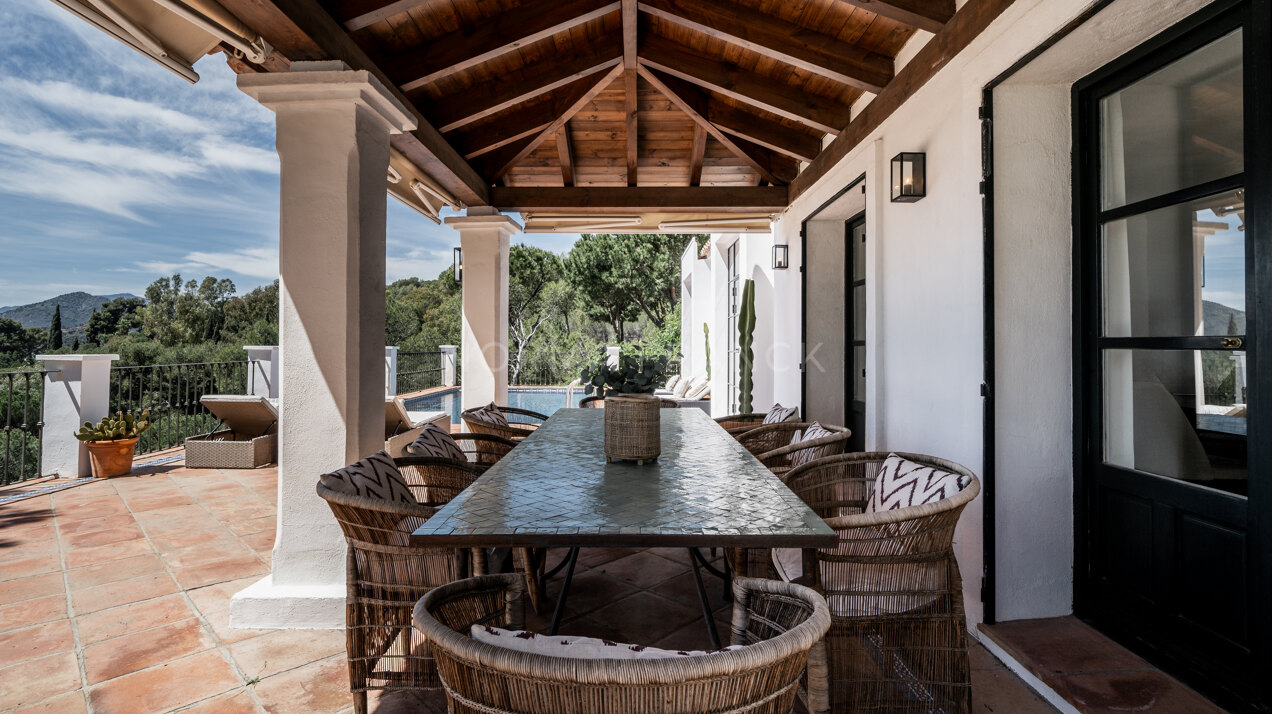 El Madroñal 1 - Charming villa immersed in forest with Sea Views in Benahavís