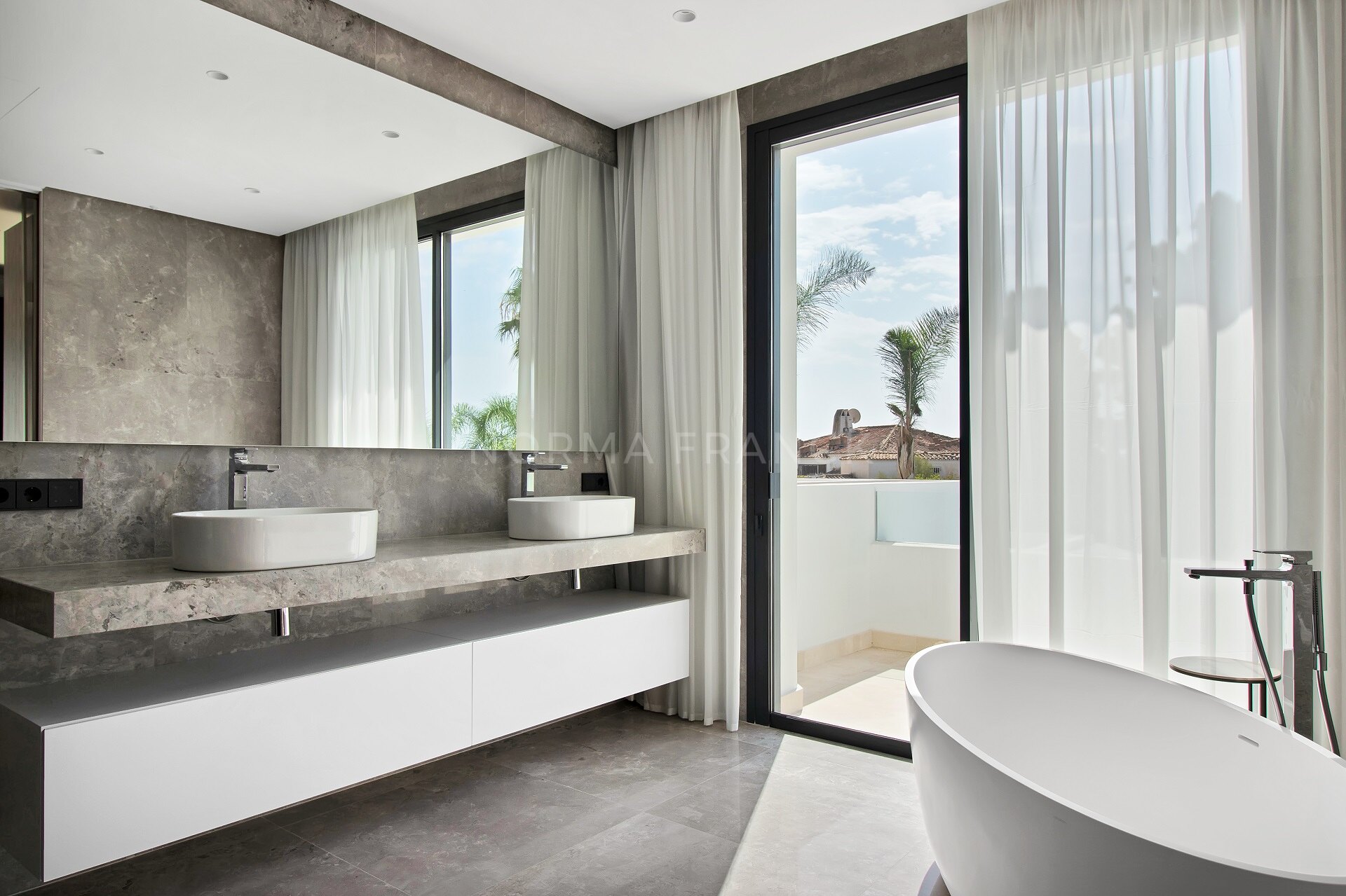 Villa Lomas - Four villas designed with the highest standards and modern in appearance