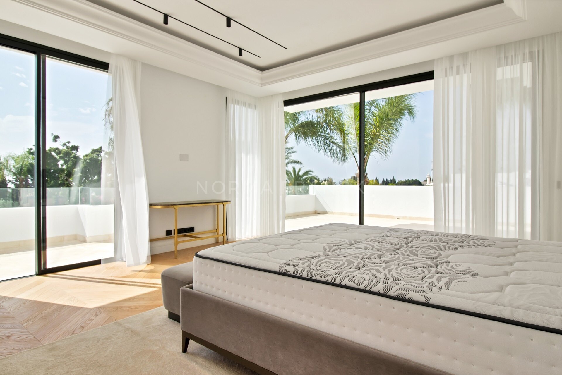 Villa Lomas - Four villas designed with the highest standards and modern in appearance