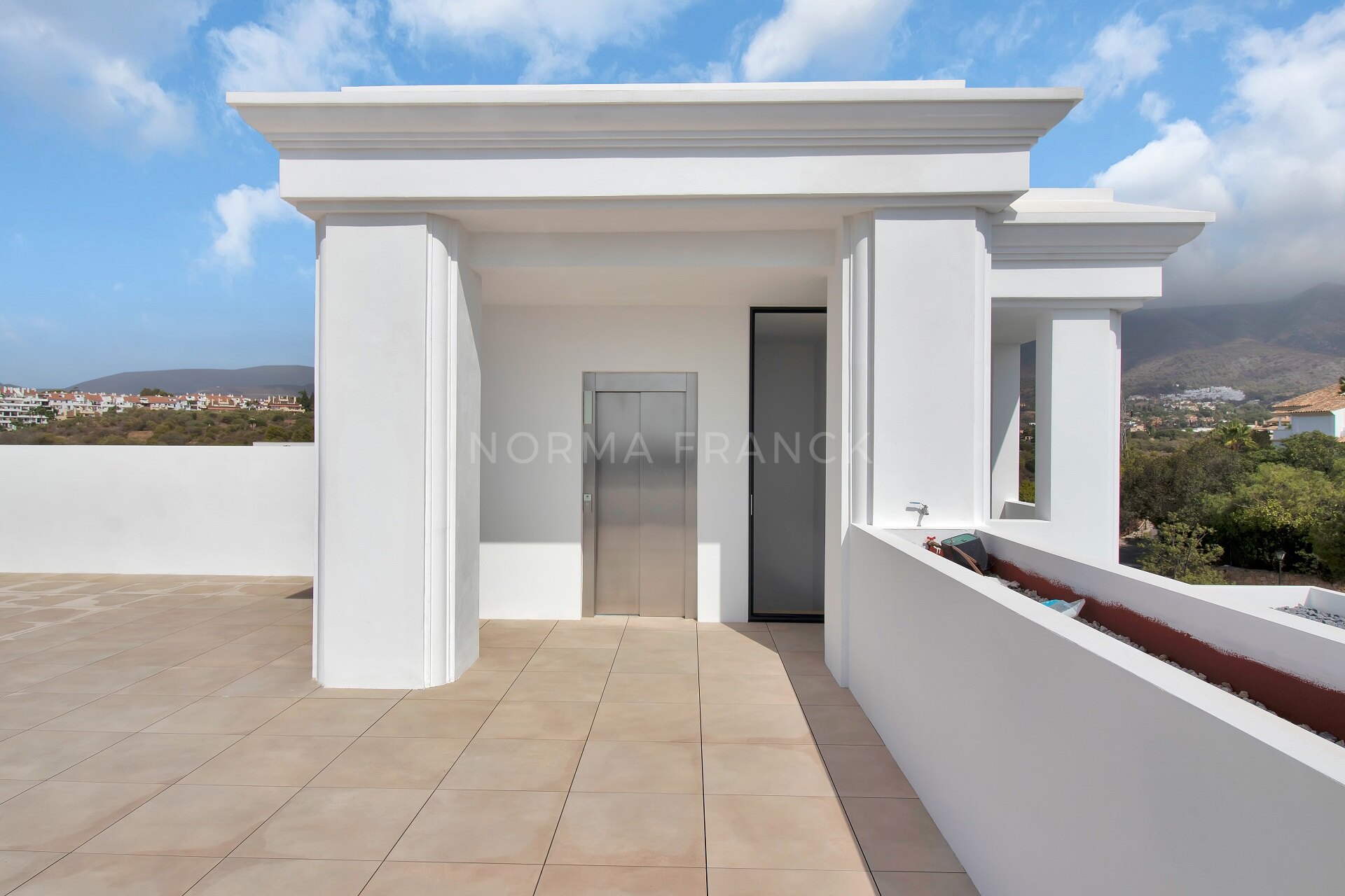 Villa Lomas - Four villas designed with the highest standards and modern in appearance