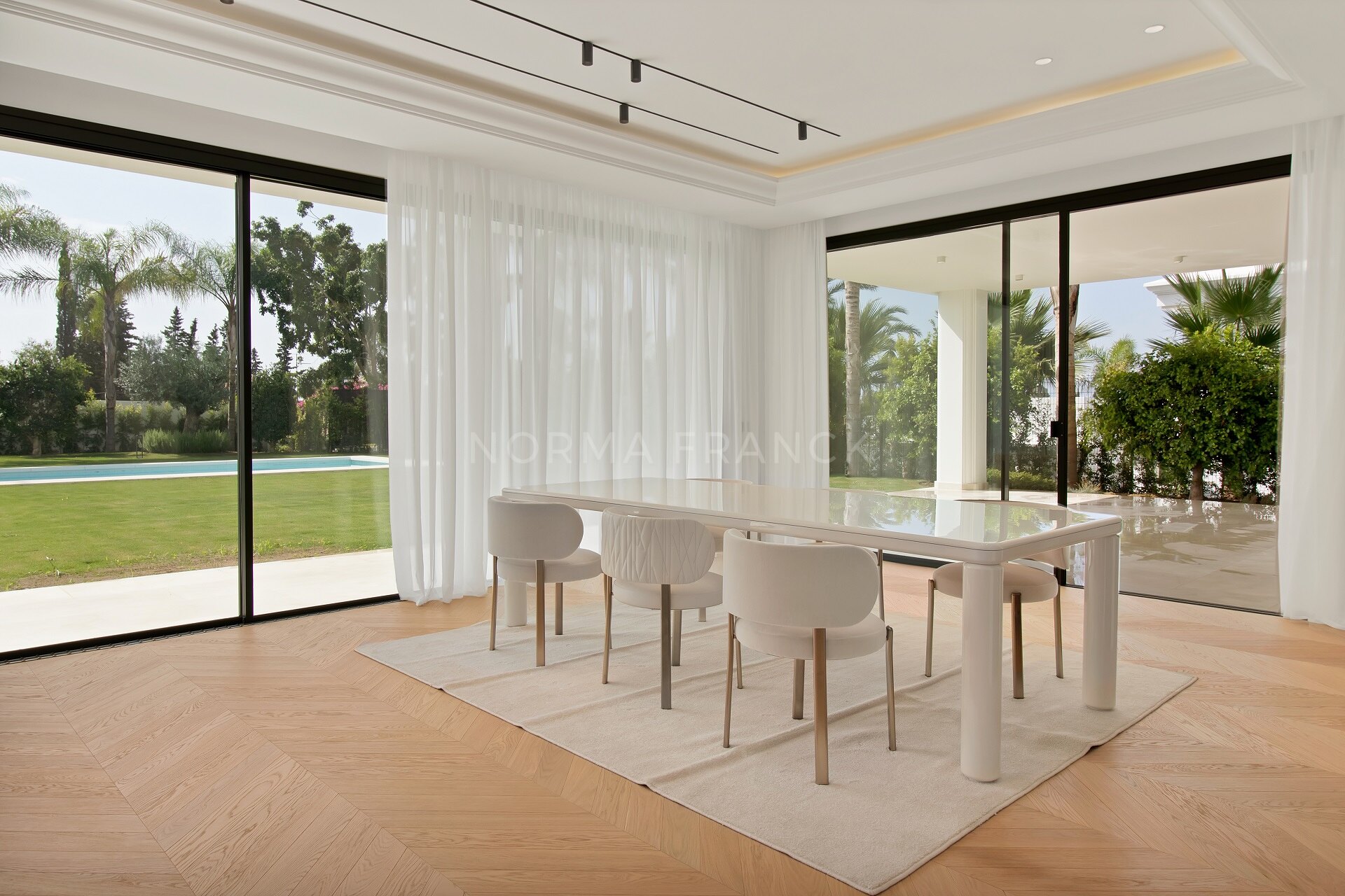 Villa Lomas - Four villas designed with the highest standards and modern in appearance