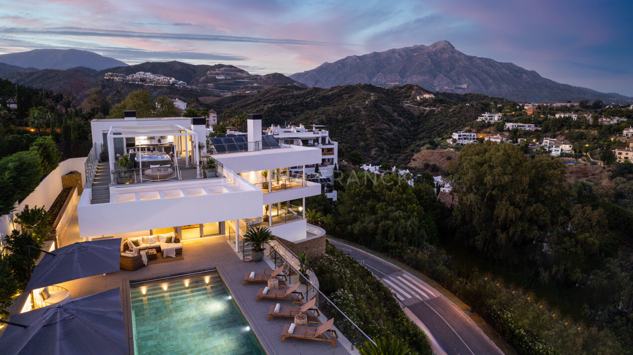 Casa Cielo - Magnificent Modern Villa with Panoramic Sea, Mountain & Golf Views in La Quinta