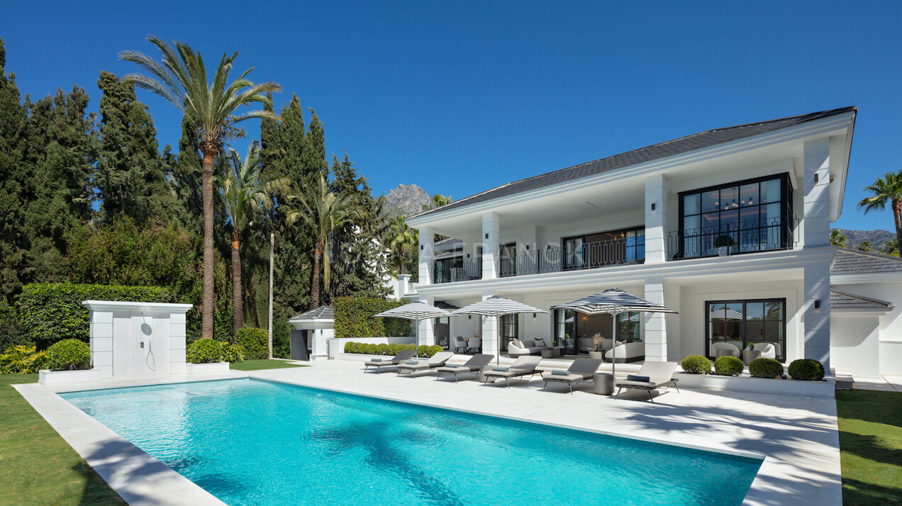 Villa Marusha - Stunning Sierra Blanca Villa with Breathtaking Mediterranean Views