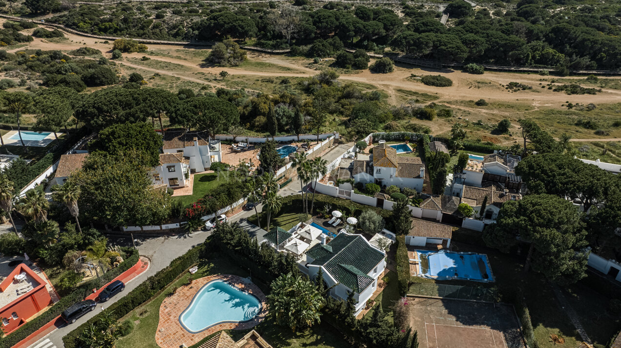 Casa Soli - Charming beach house situated just a few meters from the Artola dunes