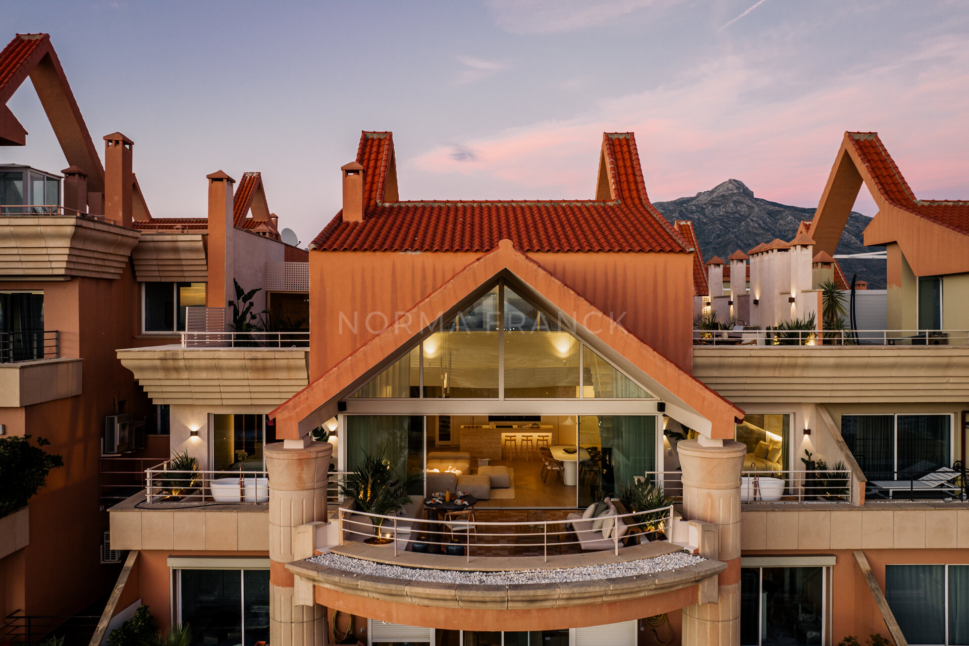 Miralō I - Charming spa-inspired duplex penthouse in Nueva Andalucía