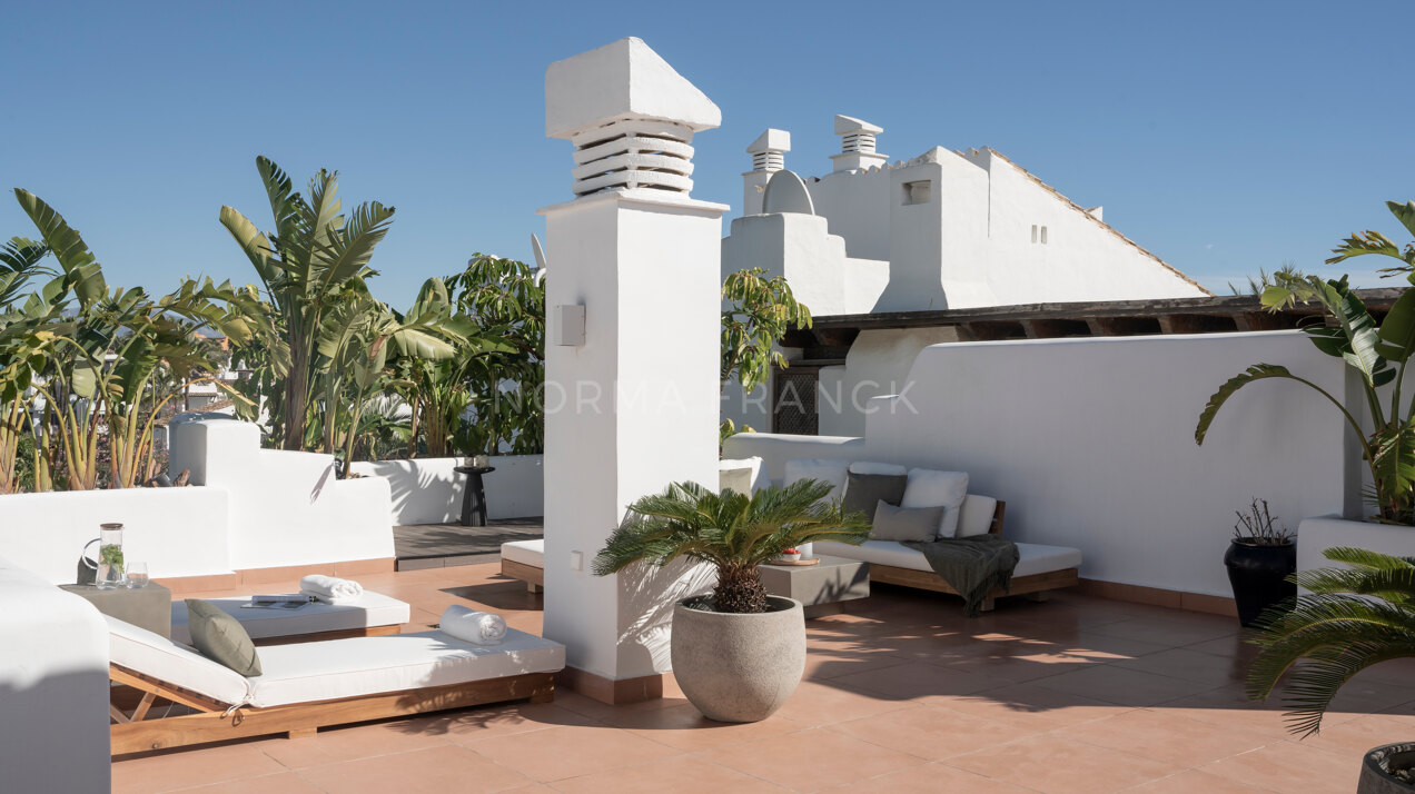 Alcazaba Beach PH - Stunning beachfront penthouse with panoramic sea views in Estepona