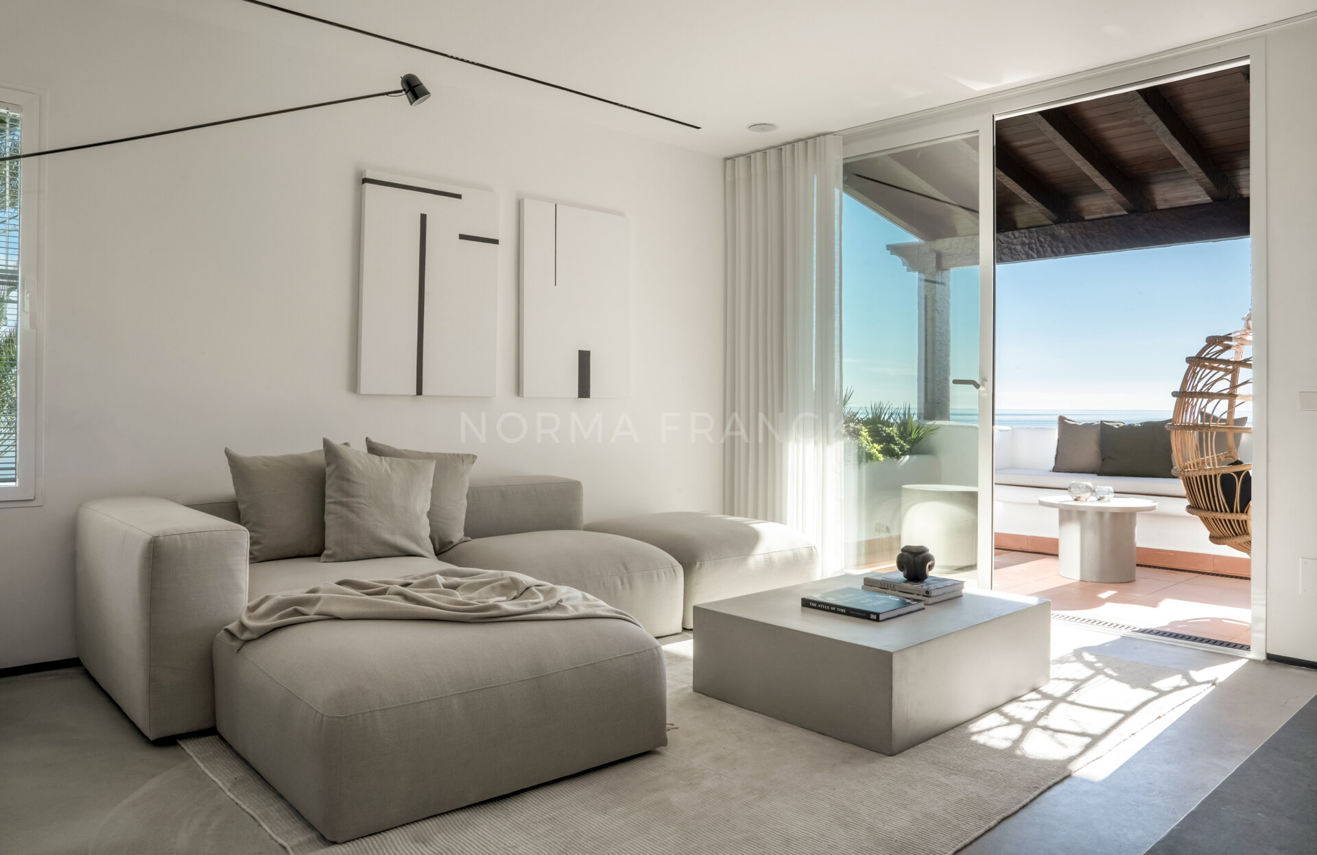 Alcazaba Beach PH - Stunning beachfront penthouse with panoramic sea views in Estepona