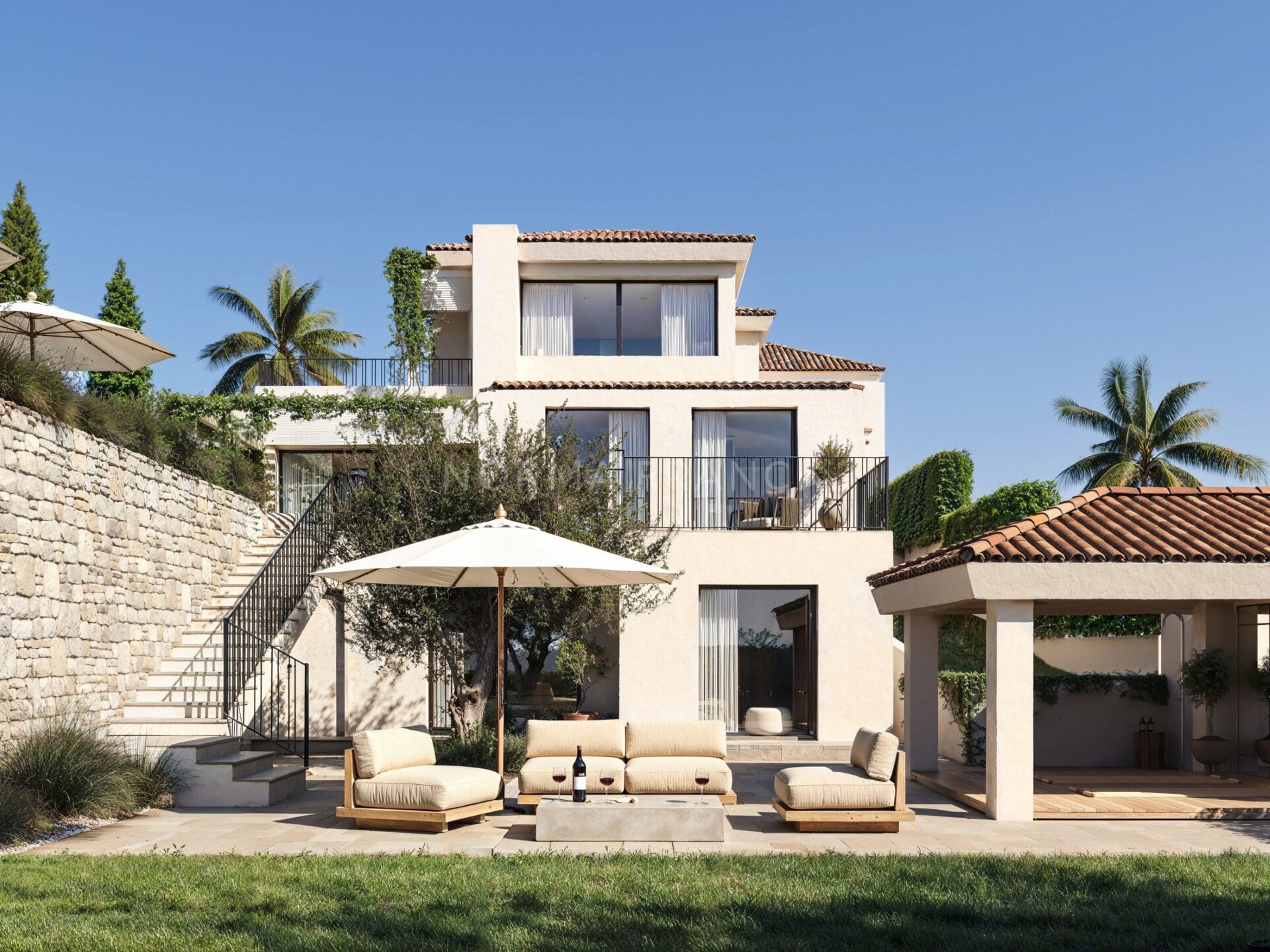 Villa Voir - Scandinavian-inspired villa in the prestigious Los Naranjos Hill Club of Marbella