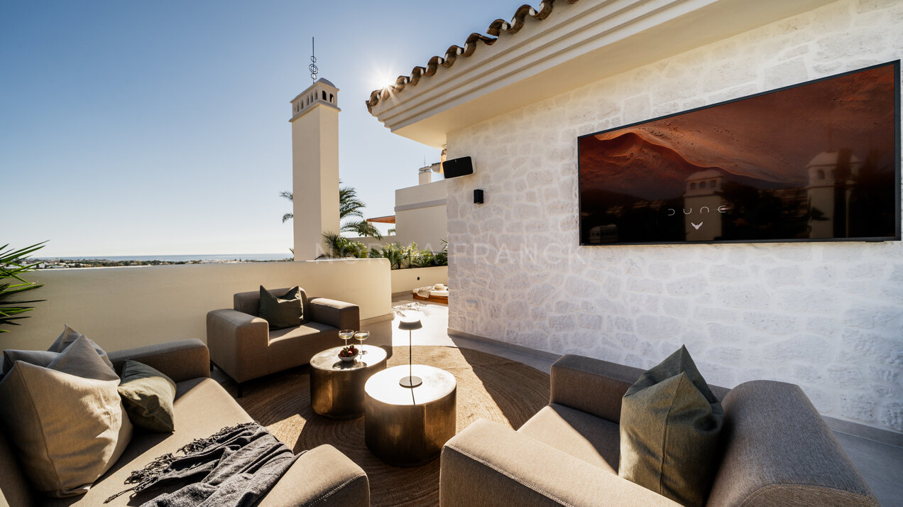 La Cerquilla 12 - Renovated scandinavian style duplex penthouse with panoramic and sea views