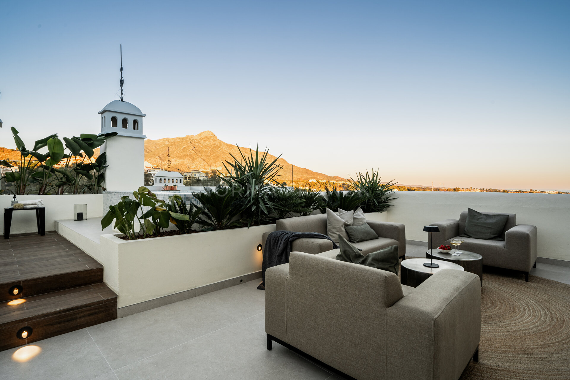 La Cerquilla 12 - Renovated scandinavian style duplex penthouse with panoramic and sea views