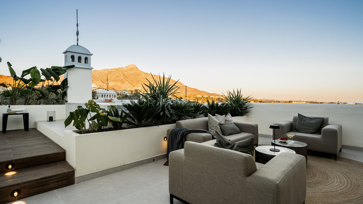 La Cerquilla 12 - Renovated scandinavian style duplex penthouse with panoramic and sea views