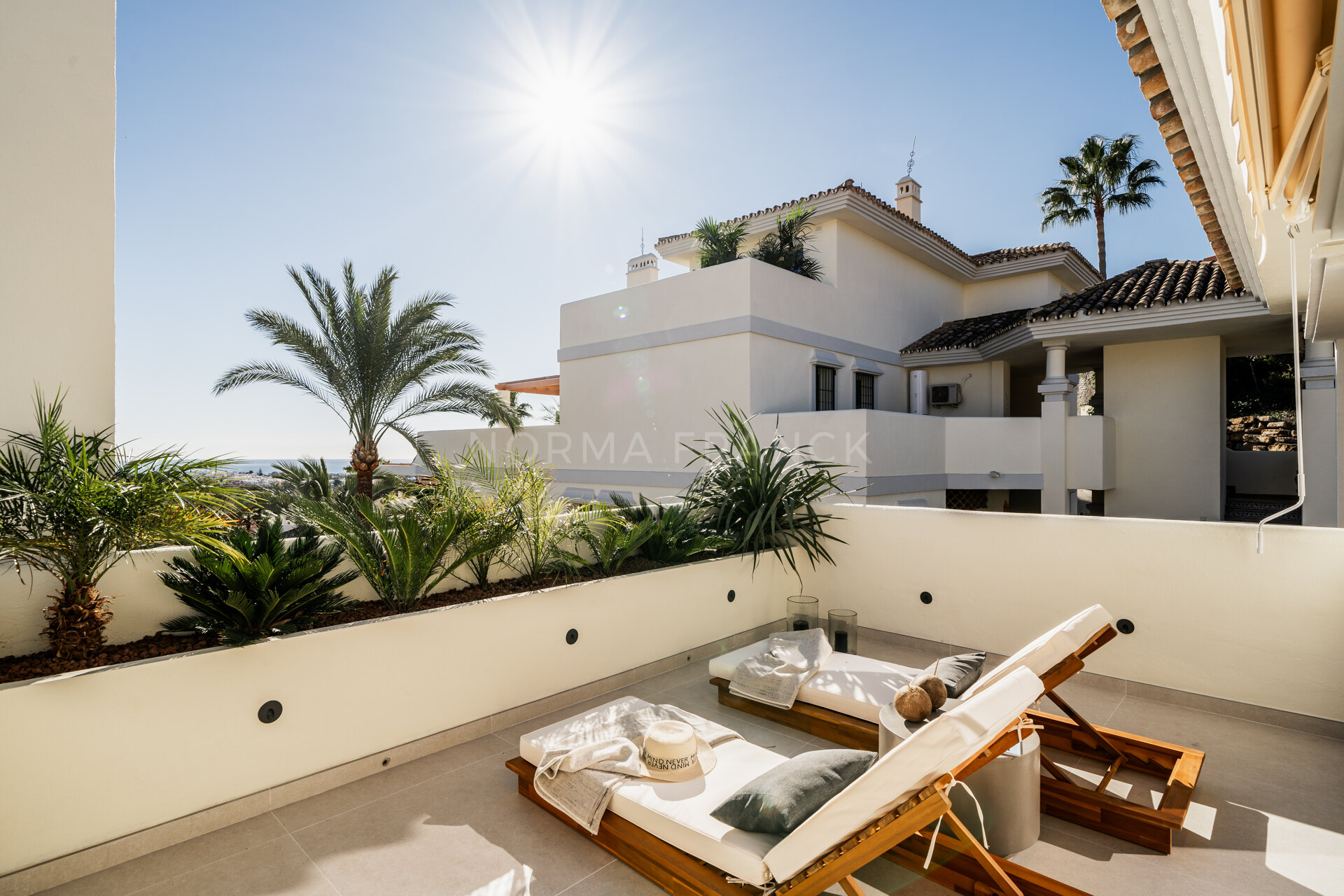 La Cerquilla 12 - Renovated scandinavian style duplex penthouse with panoramic and sea views