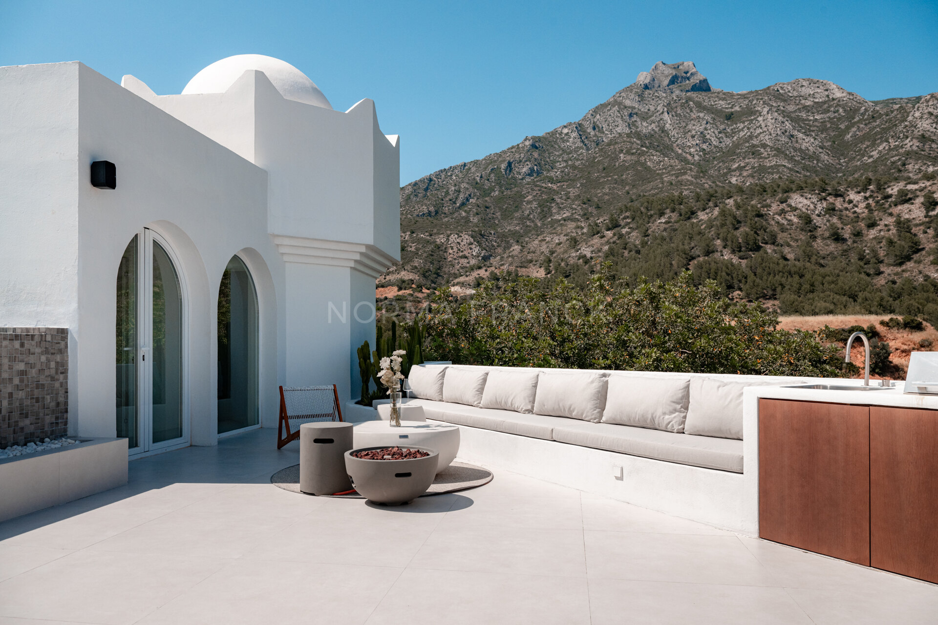 Oia Penthouse - Duplex penthouse with private pool, sea views, and prime Golden Mile location