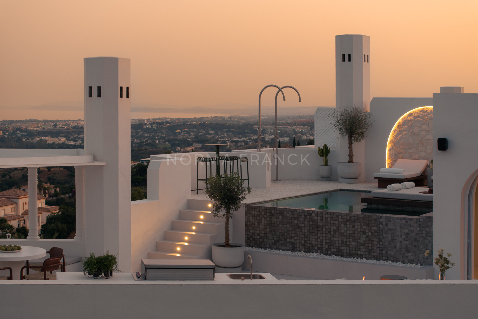 Oia Penthouse - Duplex penthouse with private pool, sea views, and prime Golden Mile location