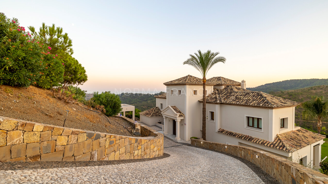 Casa de Flores - Tranquil Elegance in Monte Mayor Country Club, Benahavís