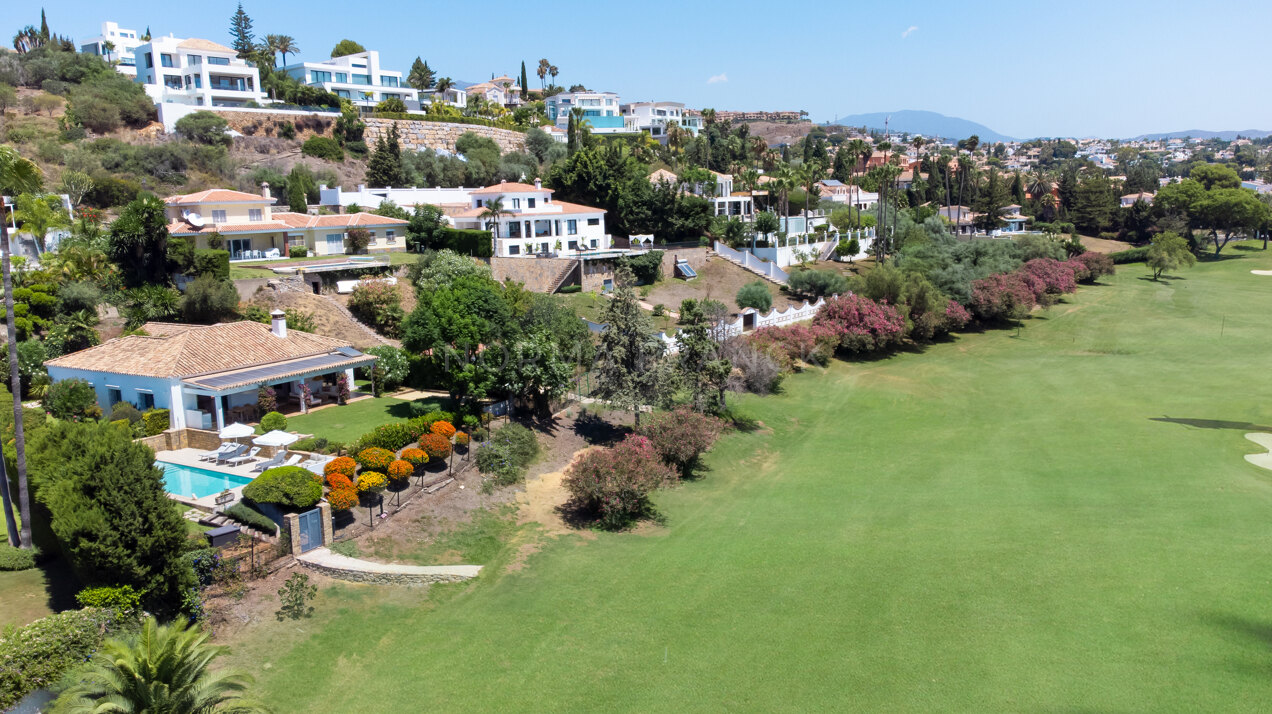 El Capricho - Amazing recently renovated 4 bedroom villa in El Paraiso Alto