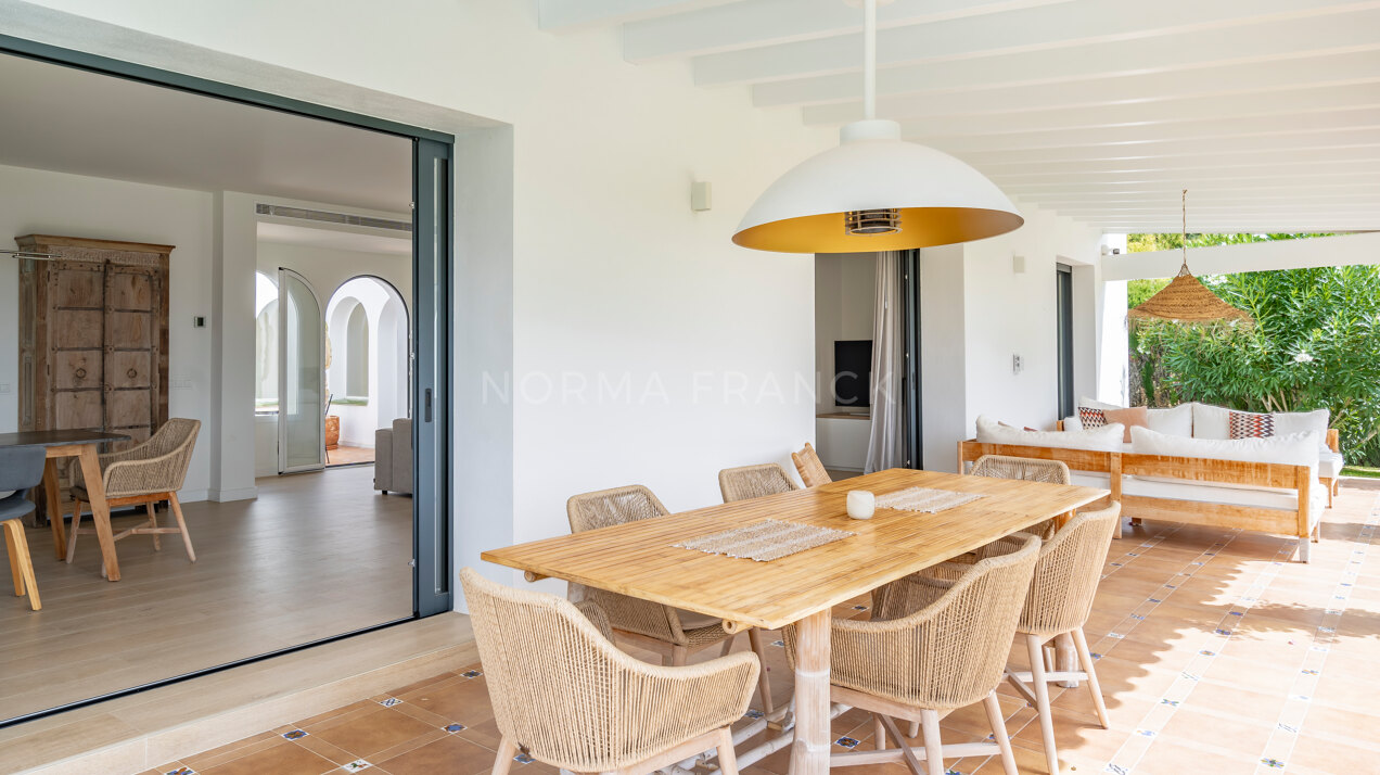 El Capricho - Amazing recently renovated 4 bedroom villa in El Paraiso Alto