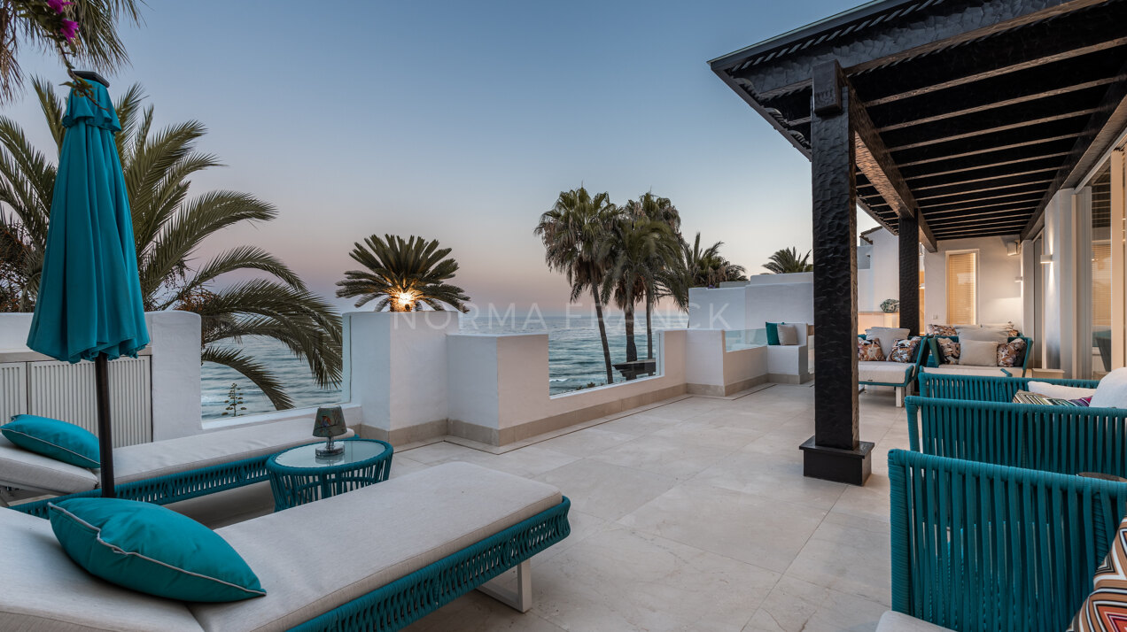 Mimosa 21 - Frontline in Marbella’s Puente Romano resort, with unobstructed views towards the Mediterranean Sea