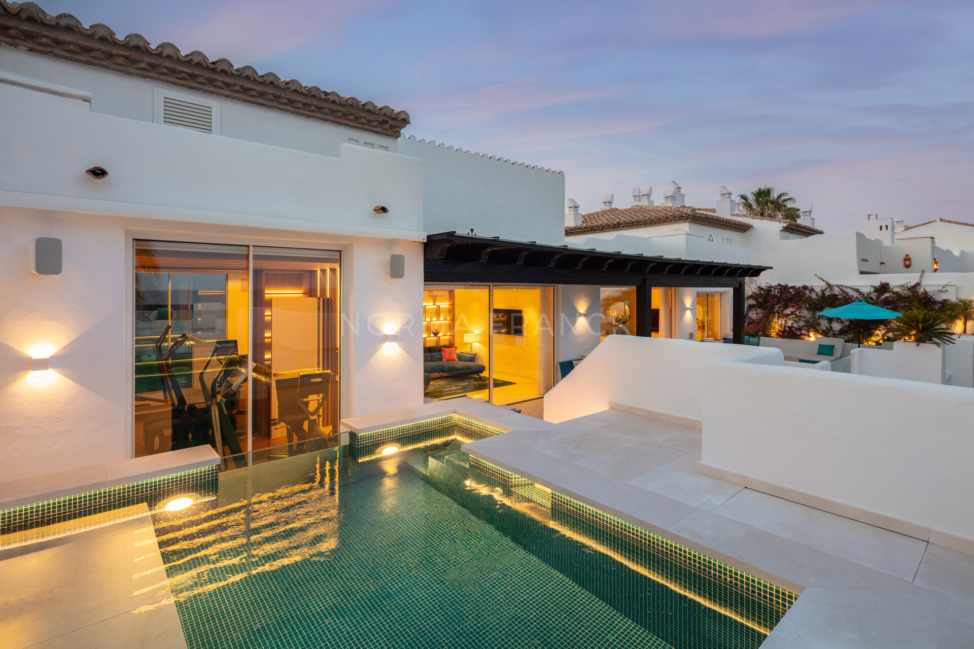 Mimosa 21 - Frontline in Marbella’s Puente Romano resort, with unobstructed views towards the Mediterranean Sea