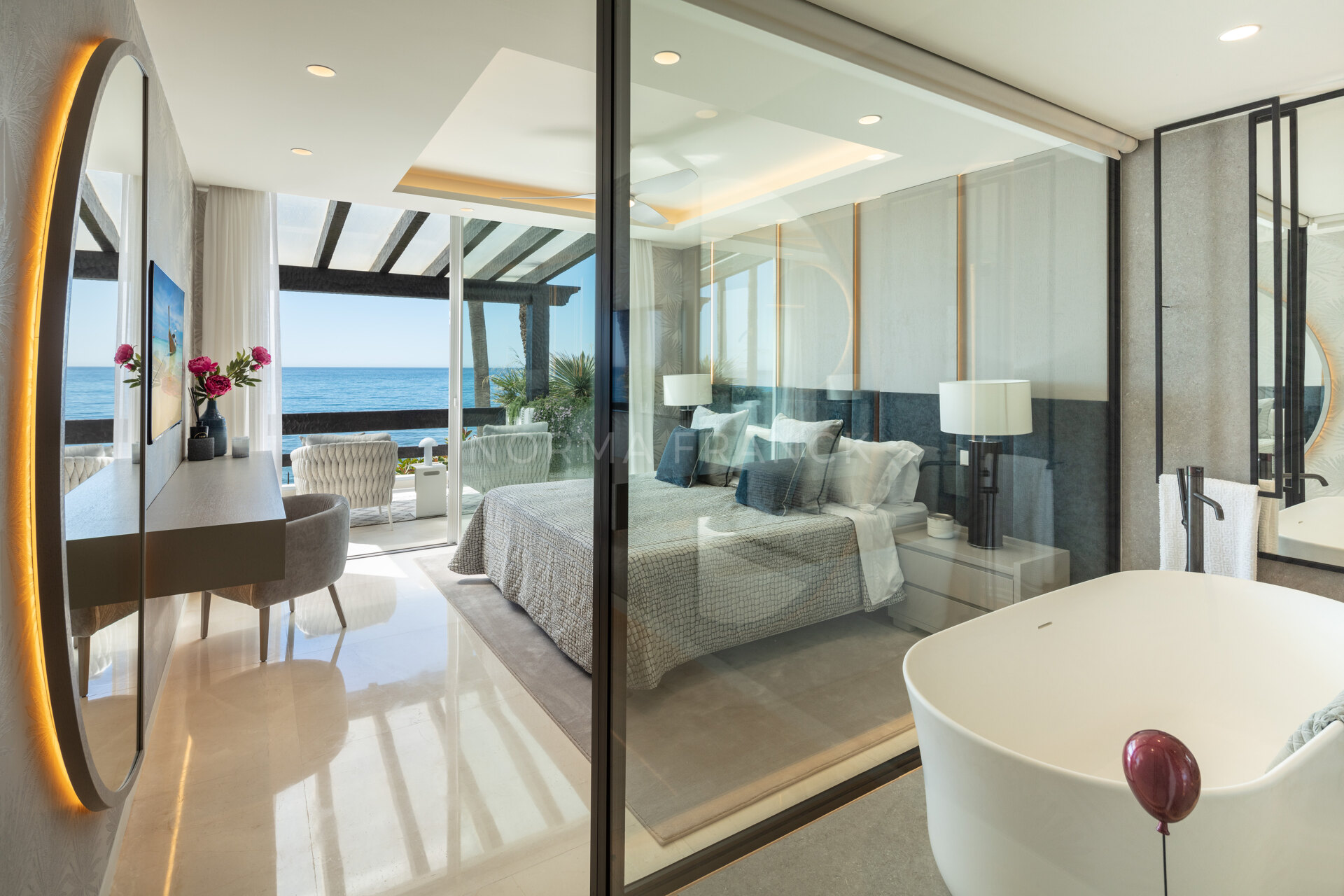 Mimosa 21 - Frontline in Marbella’s Puente Romano resort, with unobstructed views towards the Mediterranean Sea