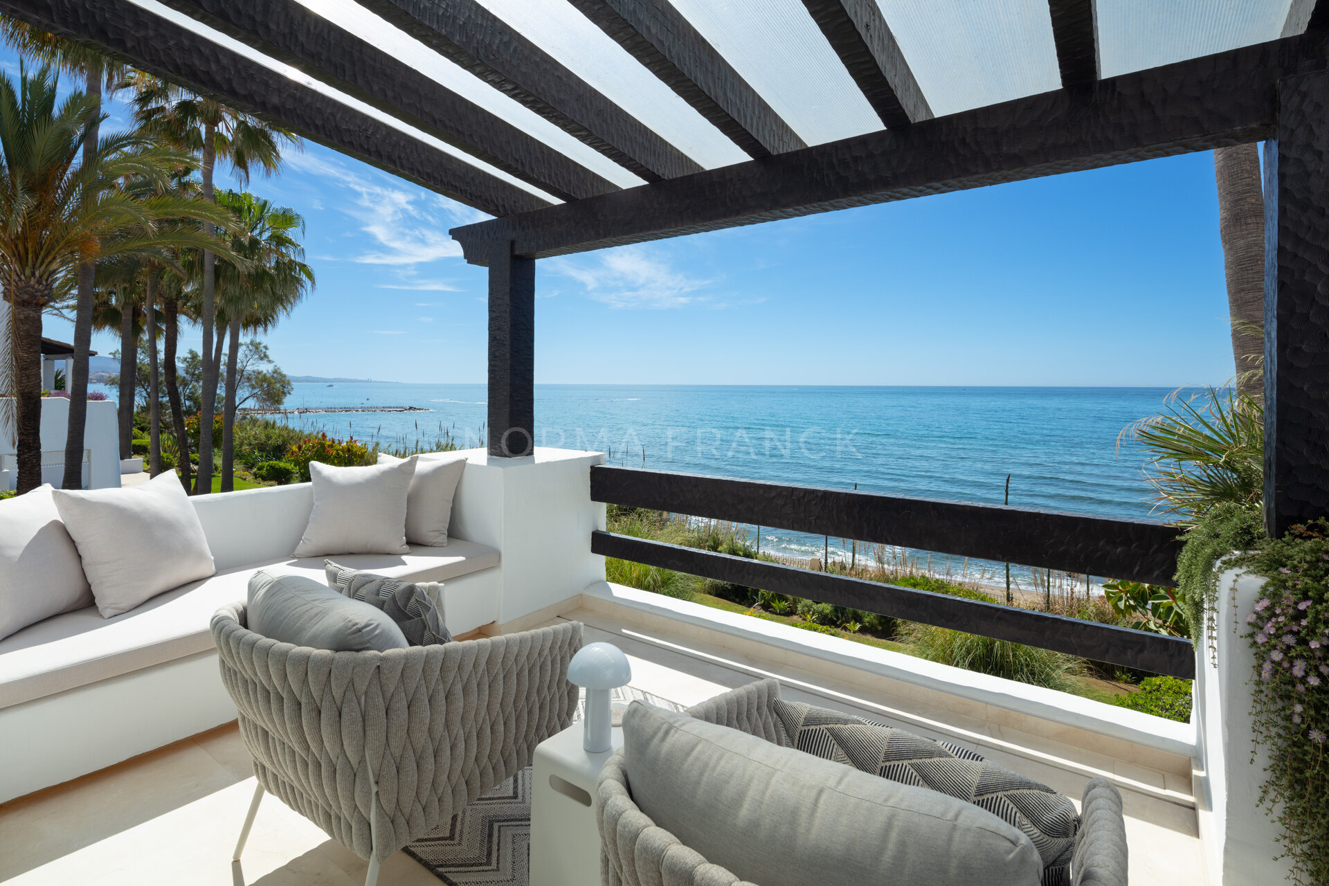 Mimosa 21 - Frontline in Marbella’s Puente Romano resort, with unobstructed views towards the Mediterranean Sea