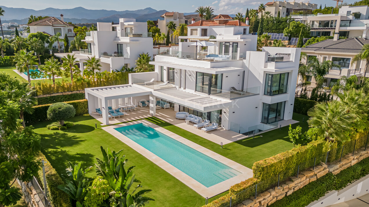 Villa Falmingo 26 - Contemporary villa is located in the luxury gated community of Los Flamingos